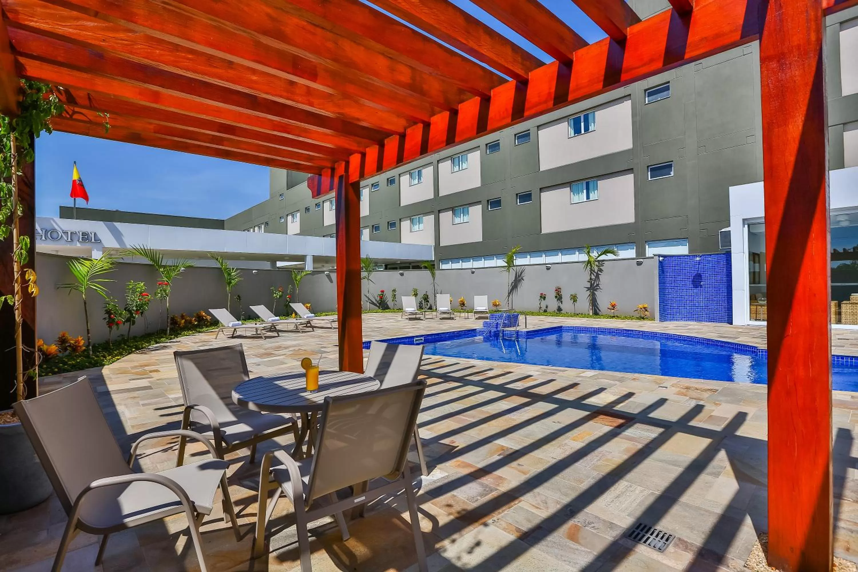 Swimming pool in Comfort Mogi Guaçu