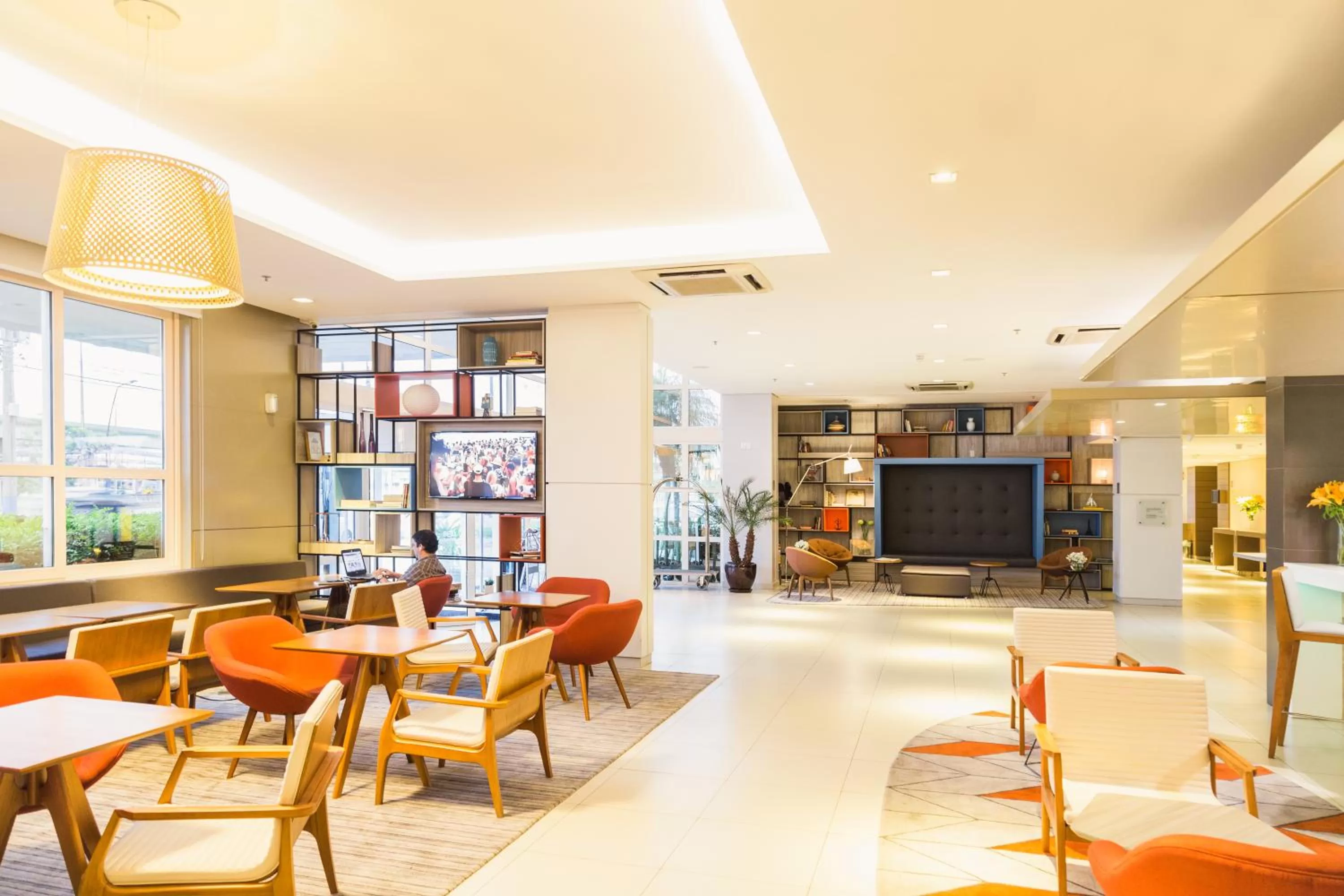 Lobby or reception in Novotel Porto Alegre Airport