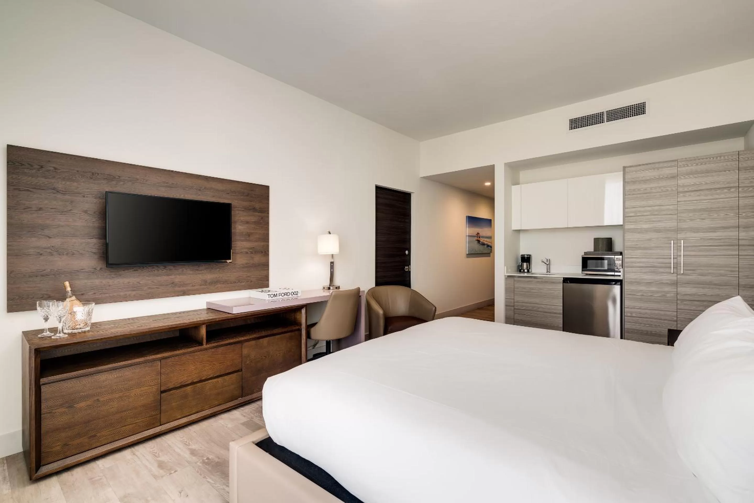 Bedroom, Bed in Costa Hollywood Beach Resort - An All Suite Hotel