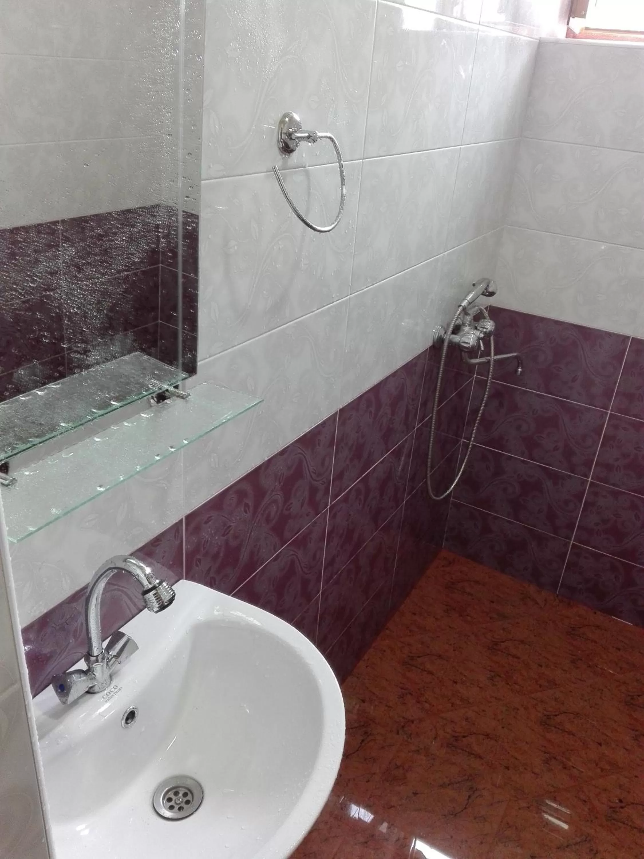 Shower, Bathroom in Karine B&B