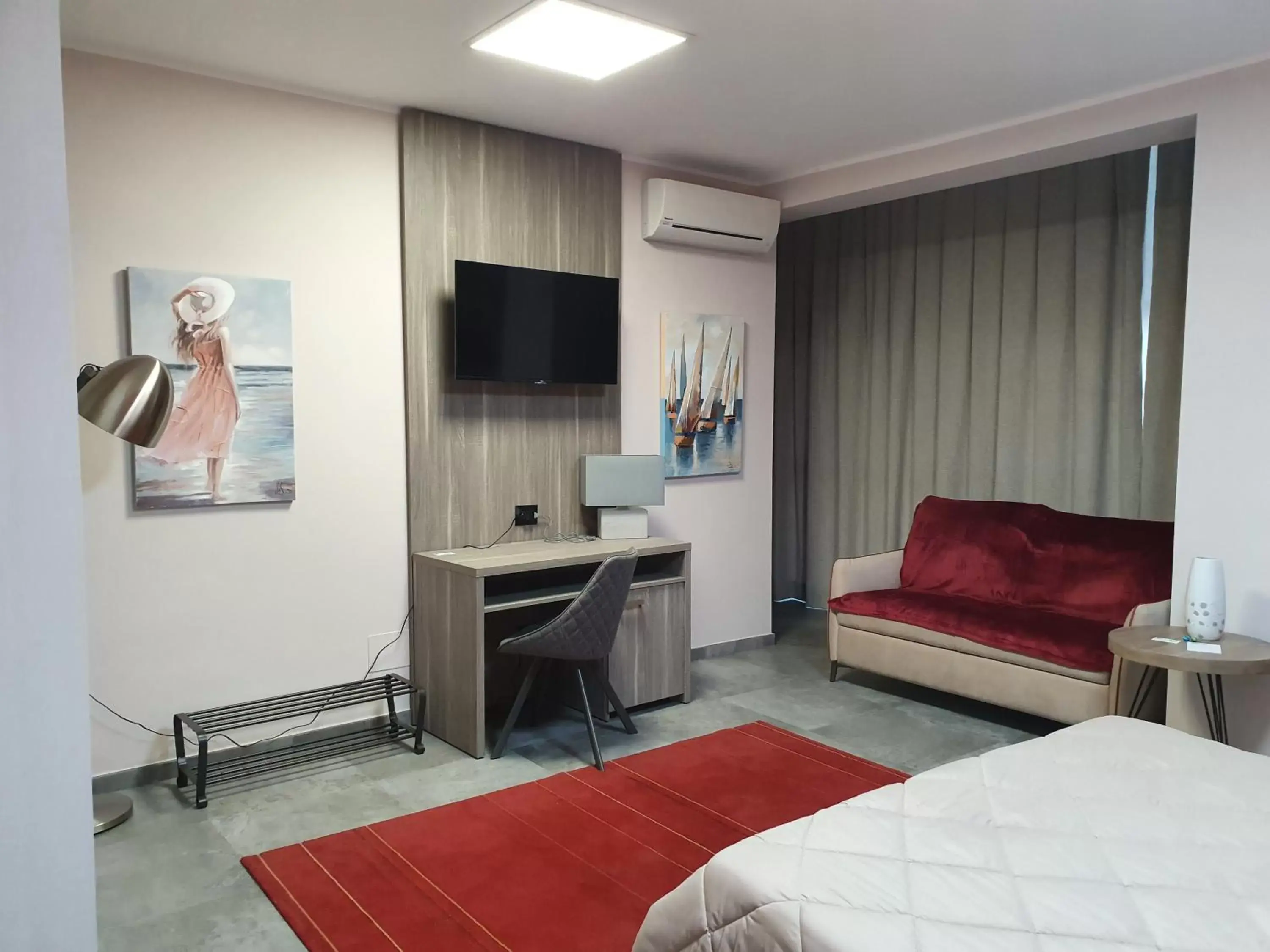 Superior Double Room - single occupancy in Erasmus Hotel Superior Double Room - single occupancy in Erasmus Hotel