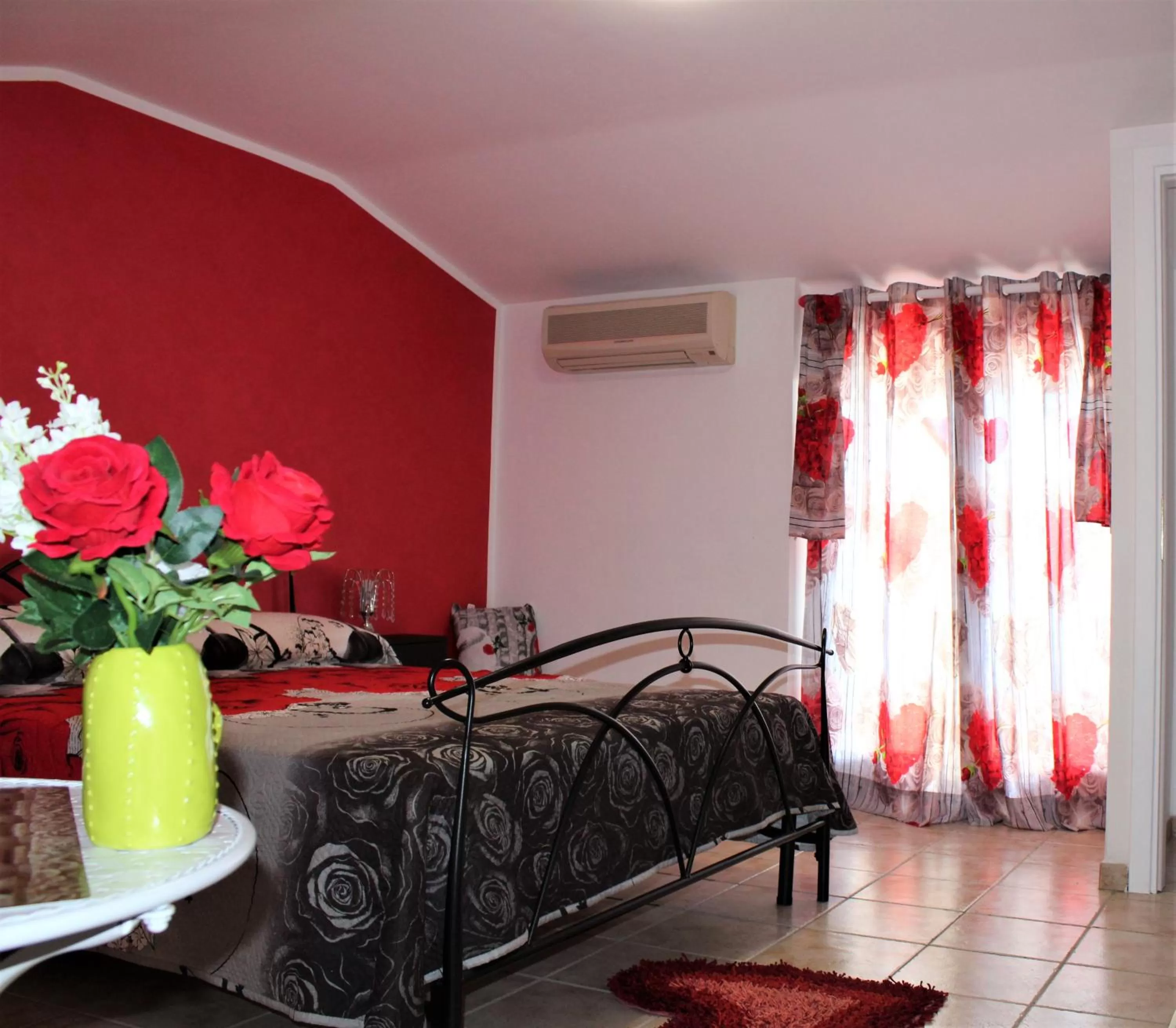 Street view, Bed in Emotions