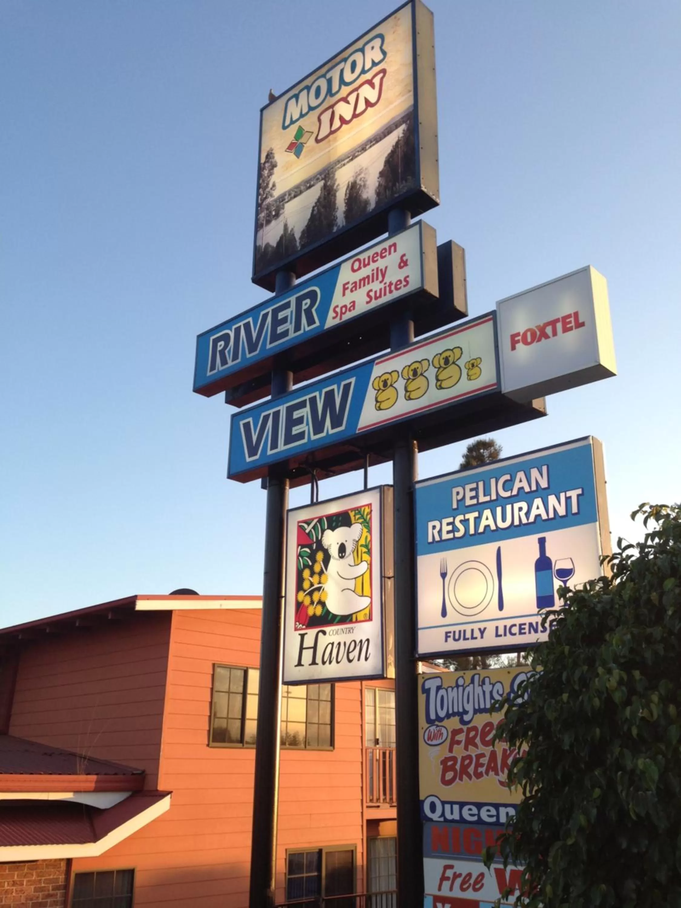 Property logo or sign in Riverview Motor Inn