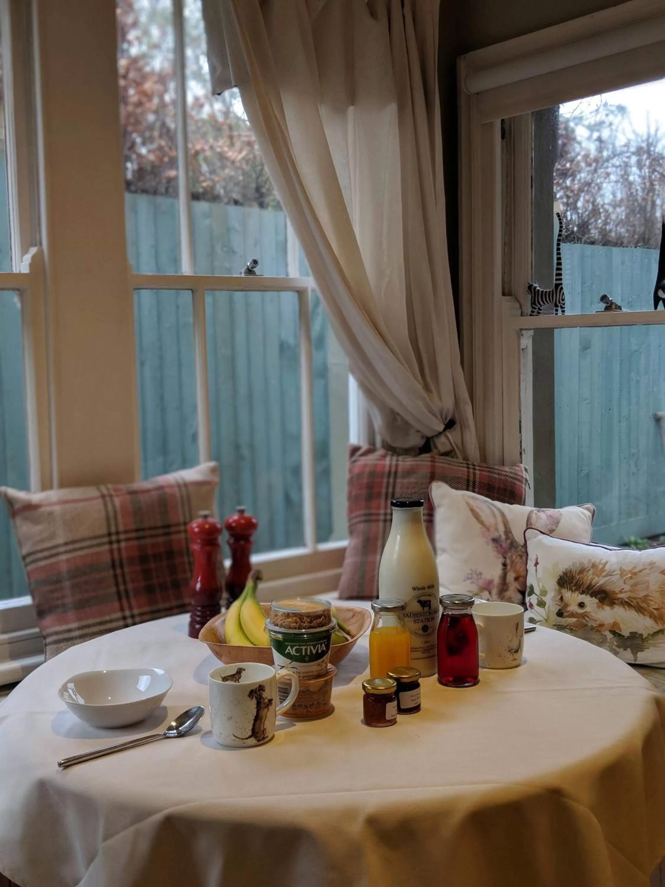 Food and drinks in Lodbourne Farmhouse B&B