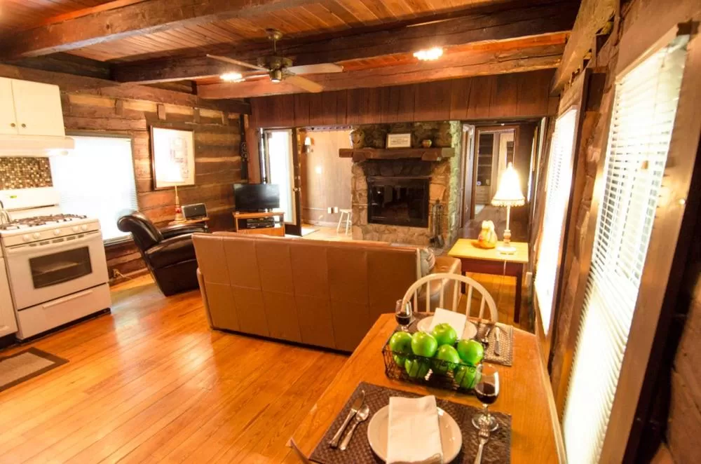 Kitchen or kitchenette, Kitchen/Kitchenette in Asheville Cabins of Willow Winds