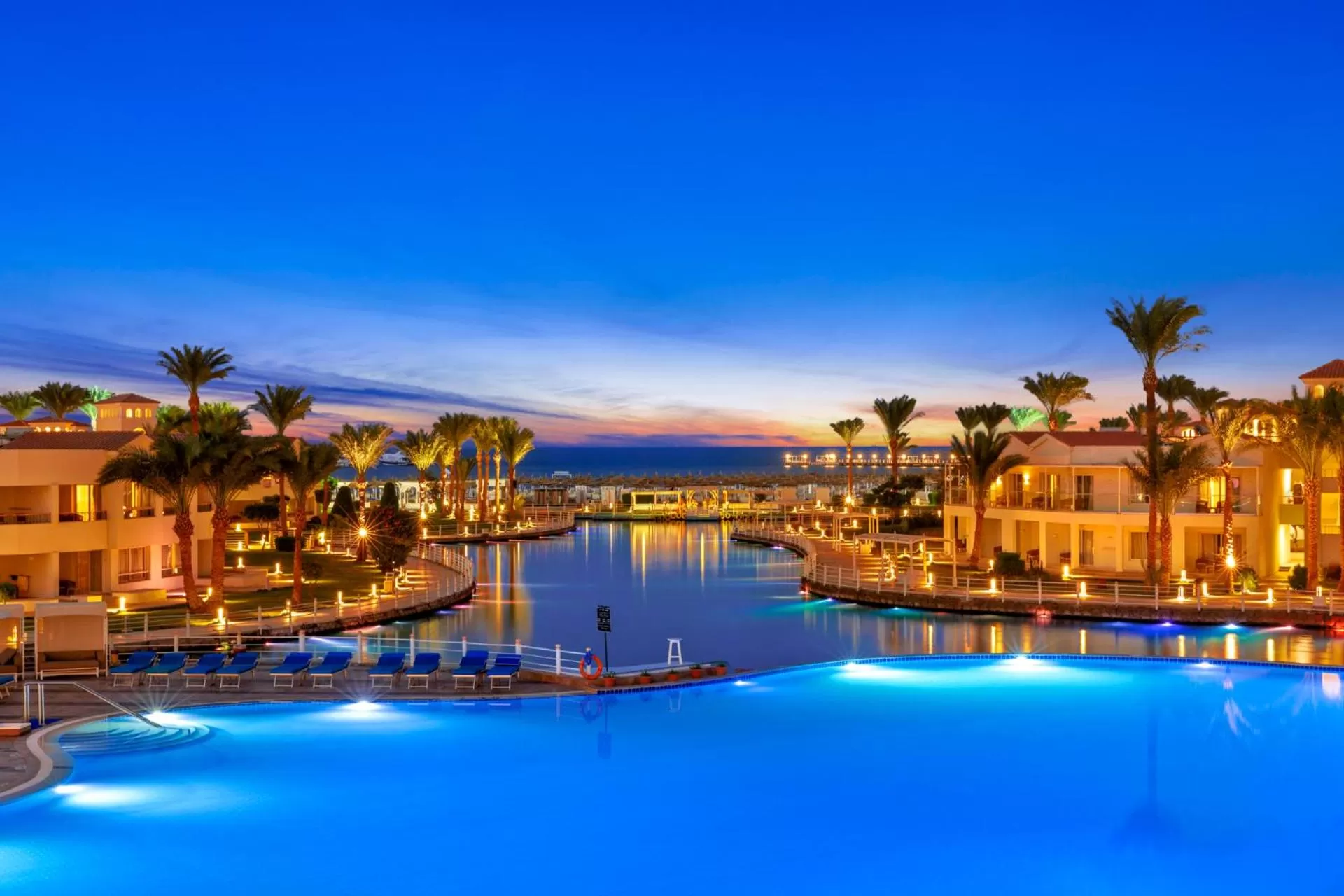 Night in Pickalbatros Dana Beach Resort - Aqua Park