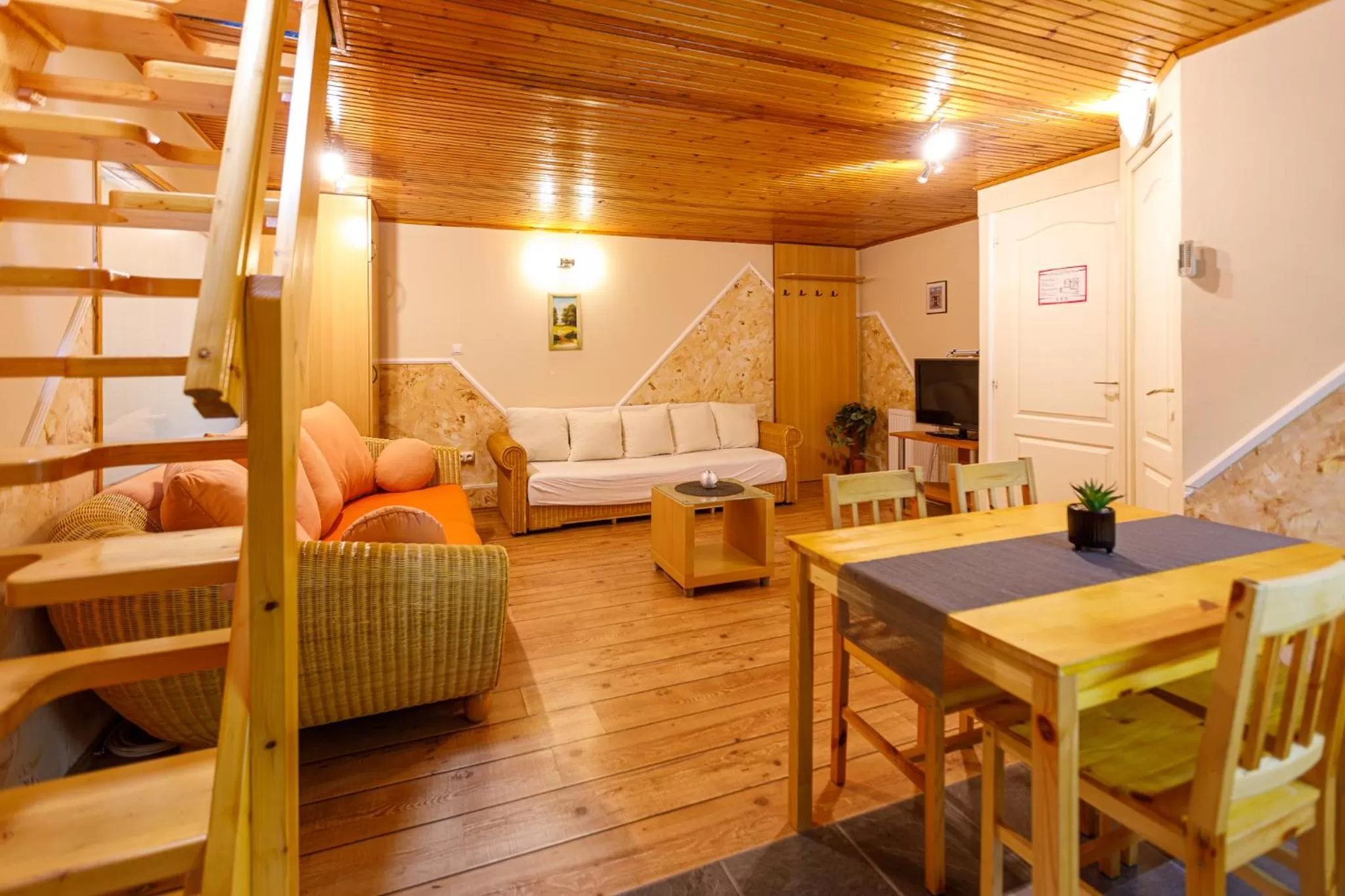 Central Panzió Gyula