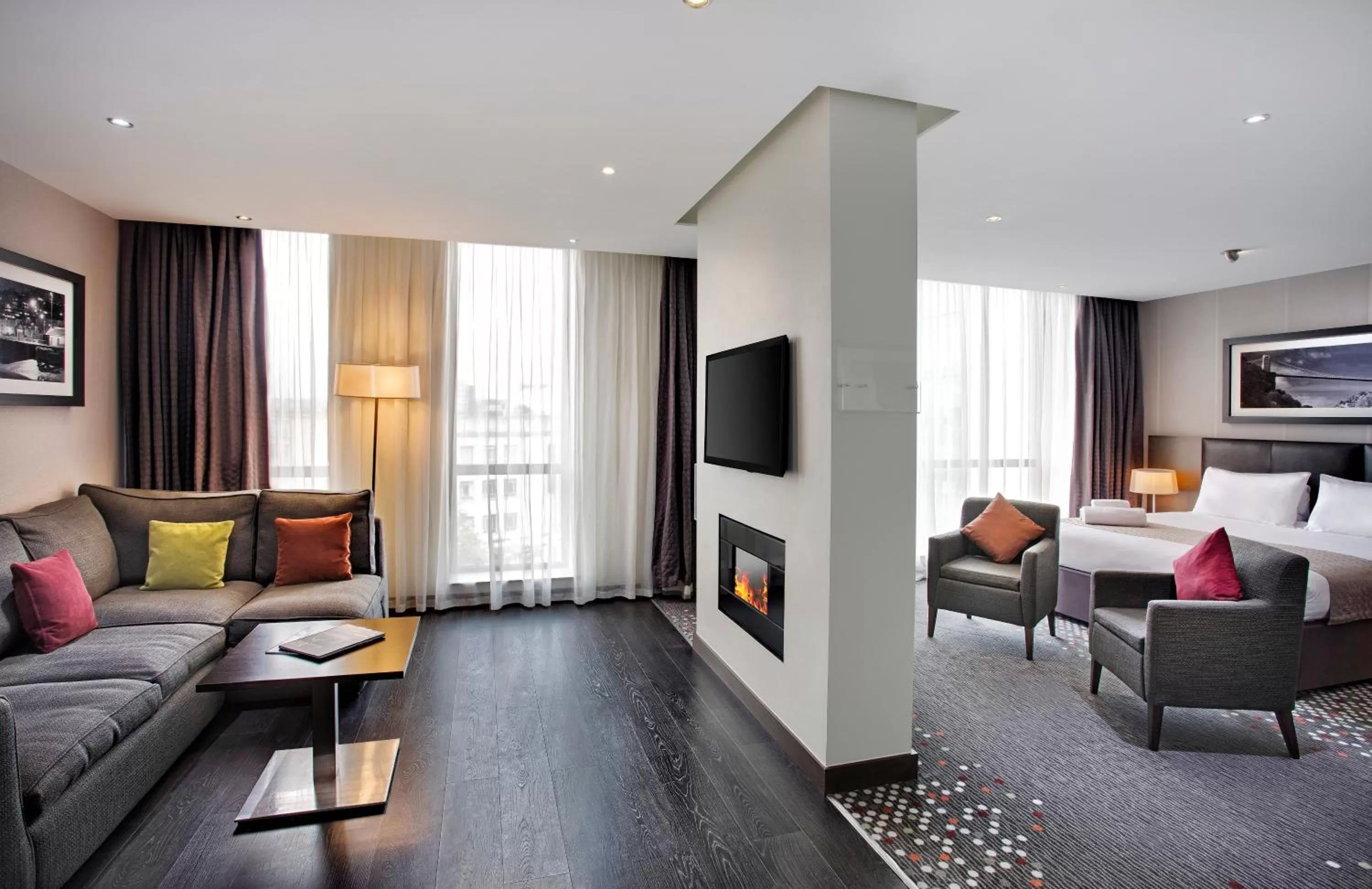 Photo of the whole room in Holiday Inn Bristol City Centre by IHG