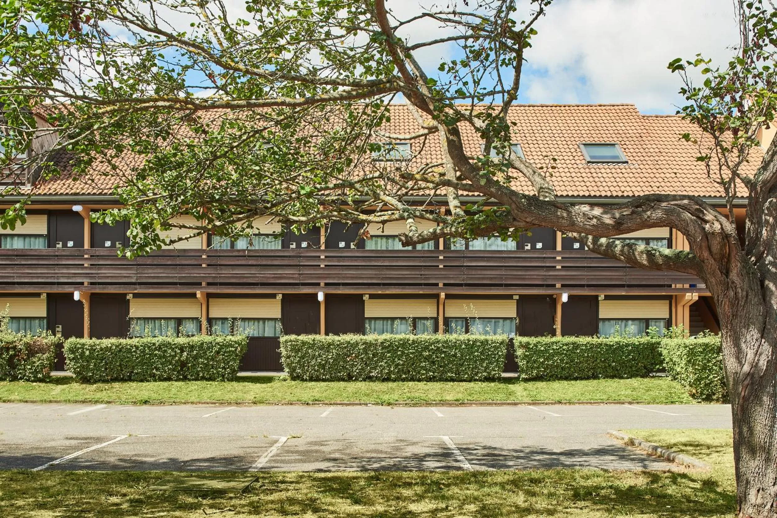 Property building in Kyriad Tarbes Bastillac