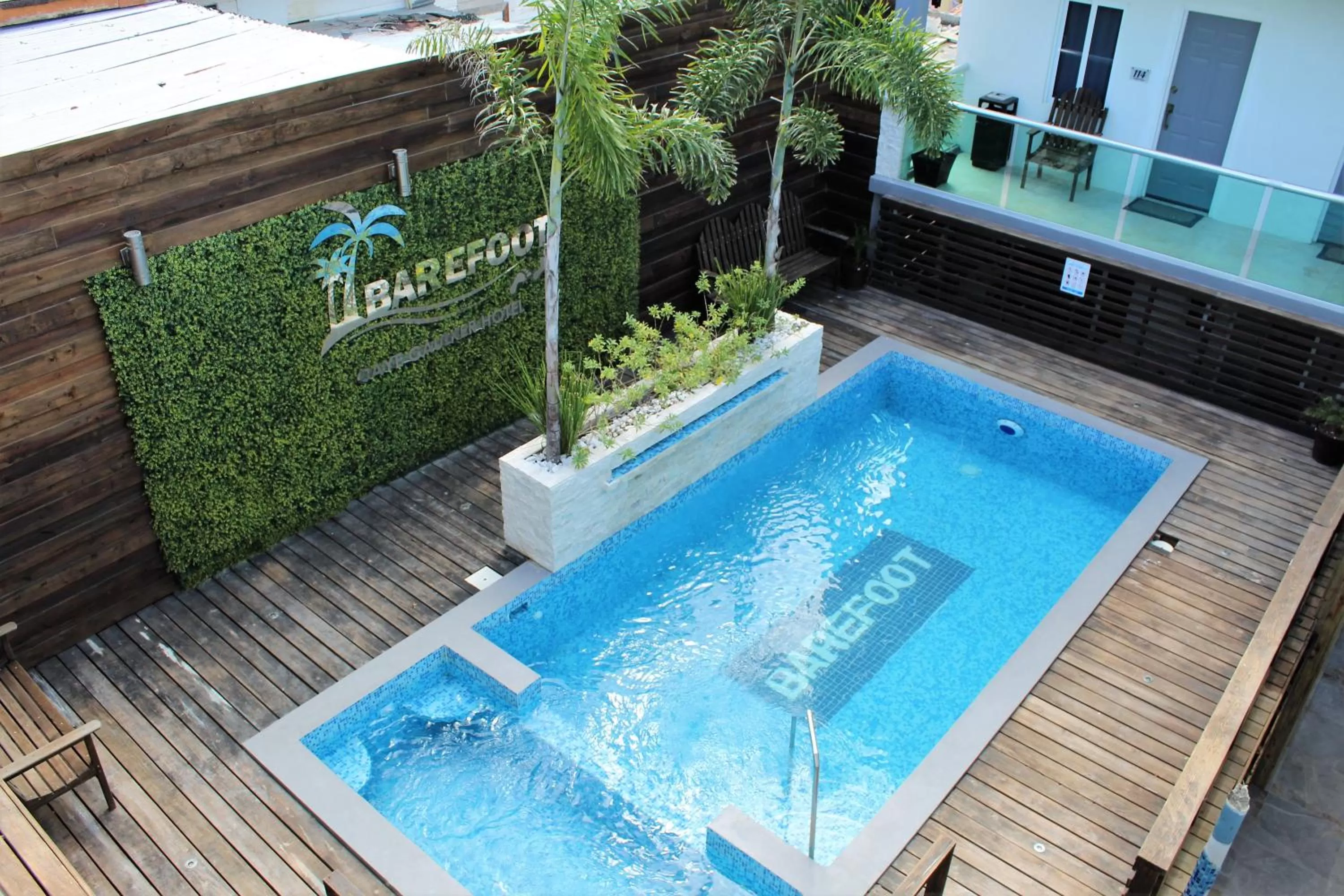 Pool view in Barefoot Caye Caulker Hotel