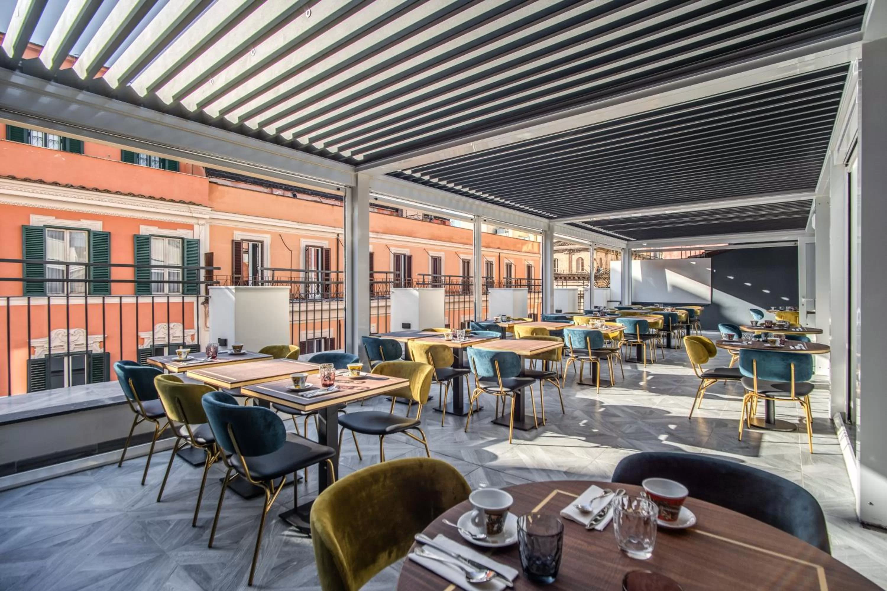 Restaurant/places to eat in CC Palace Hotel