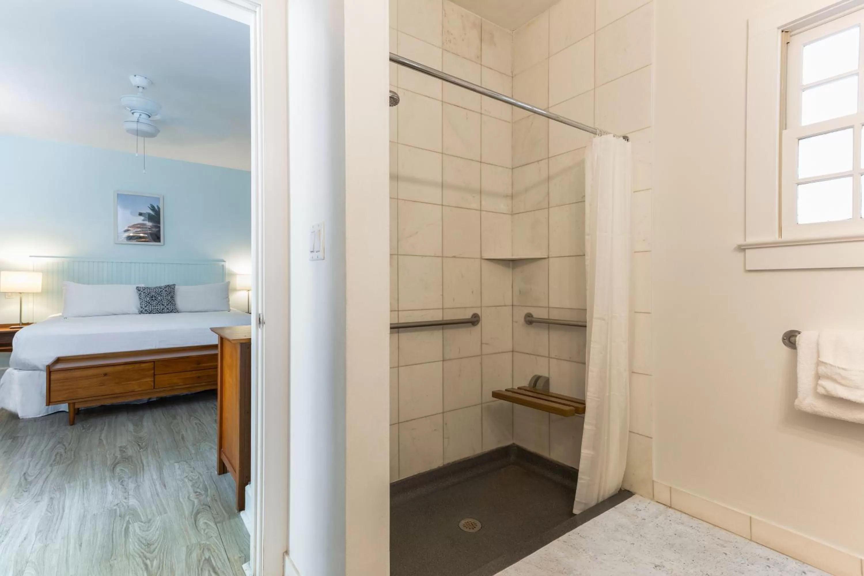 Shower, Bed in The Cabana Inn Key West - Adult Exclusive