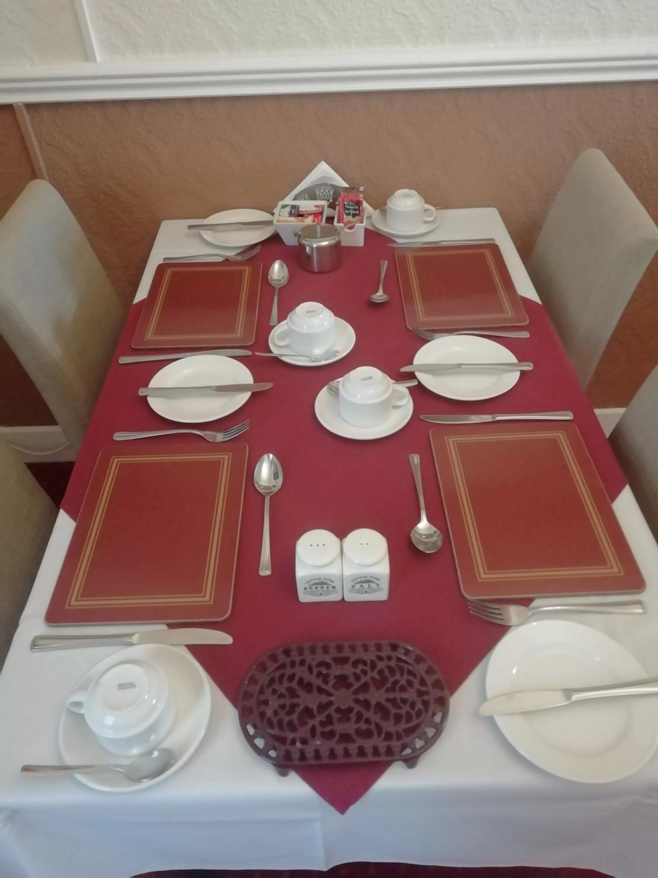 Dining area in Shirley Heights Hotel
