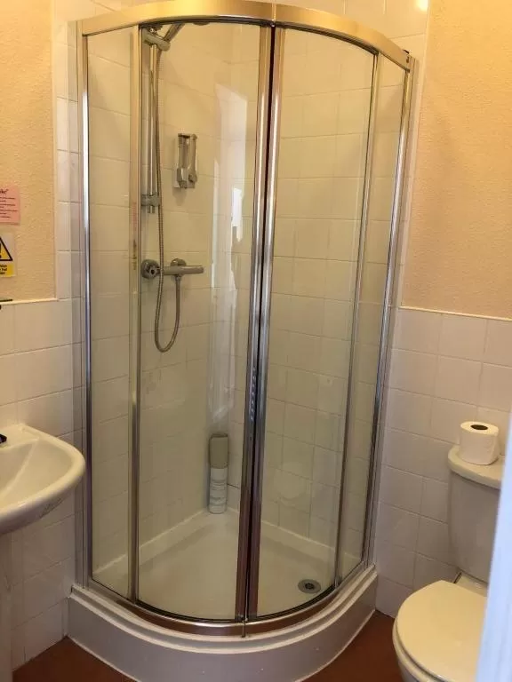 Bathroom in The Elgin Kintore Arms, Inverurie - Heritage Hotel Since 1855