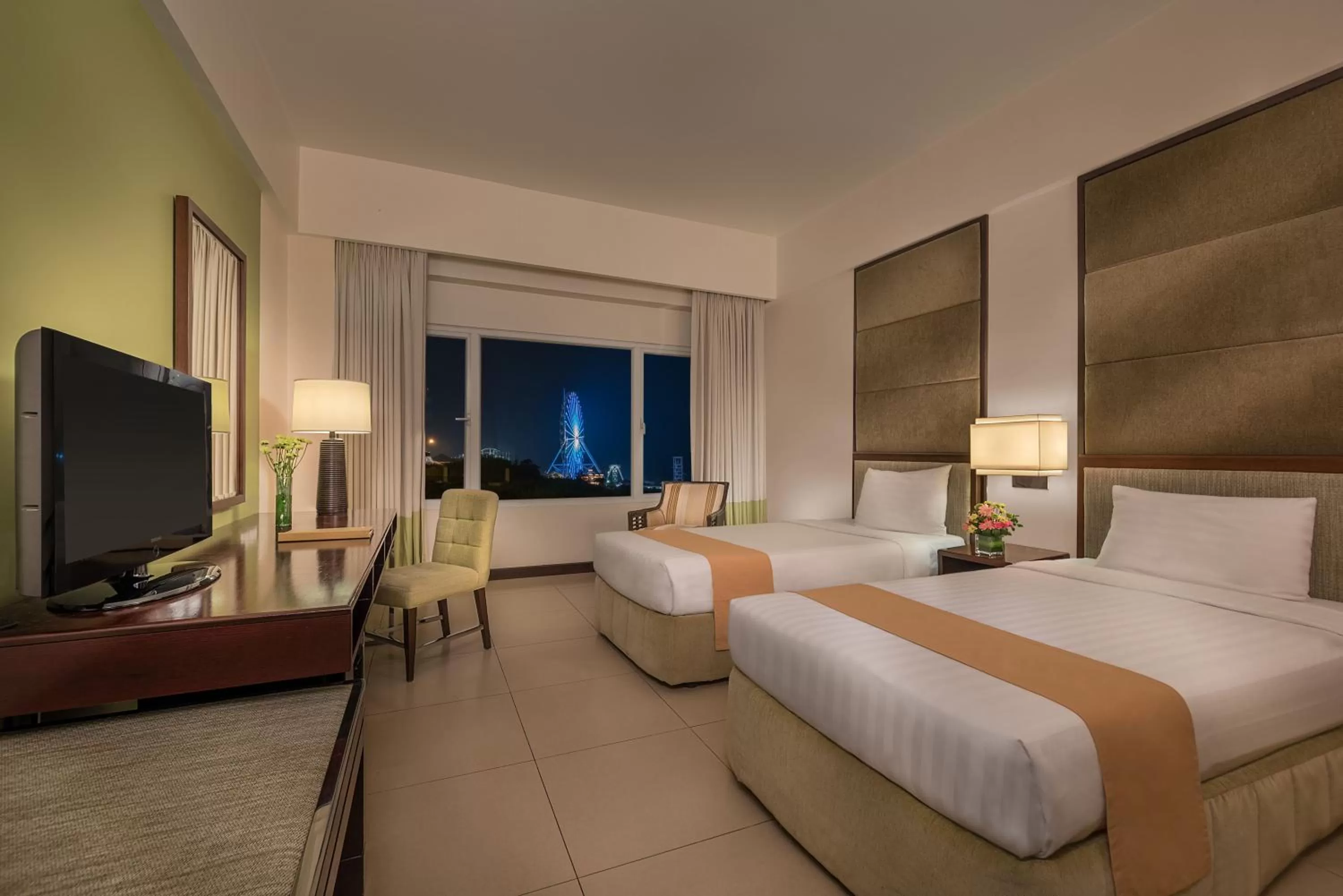 Bedroom, Bed in Taal Vista Hotel