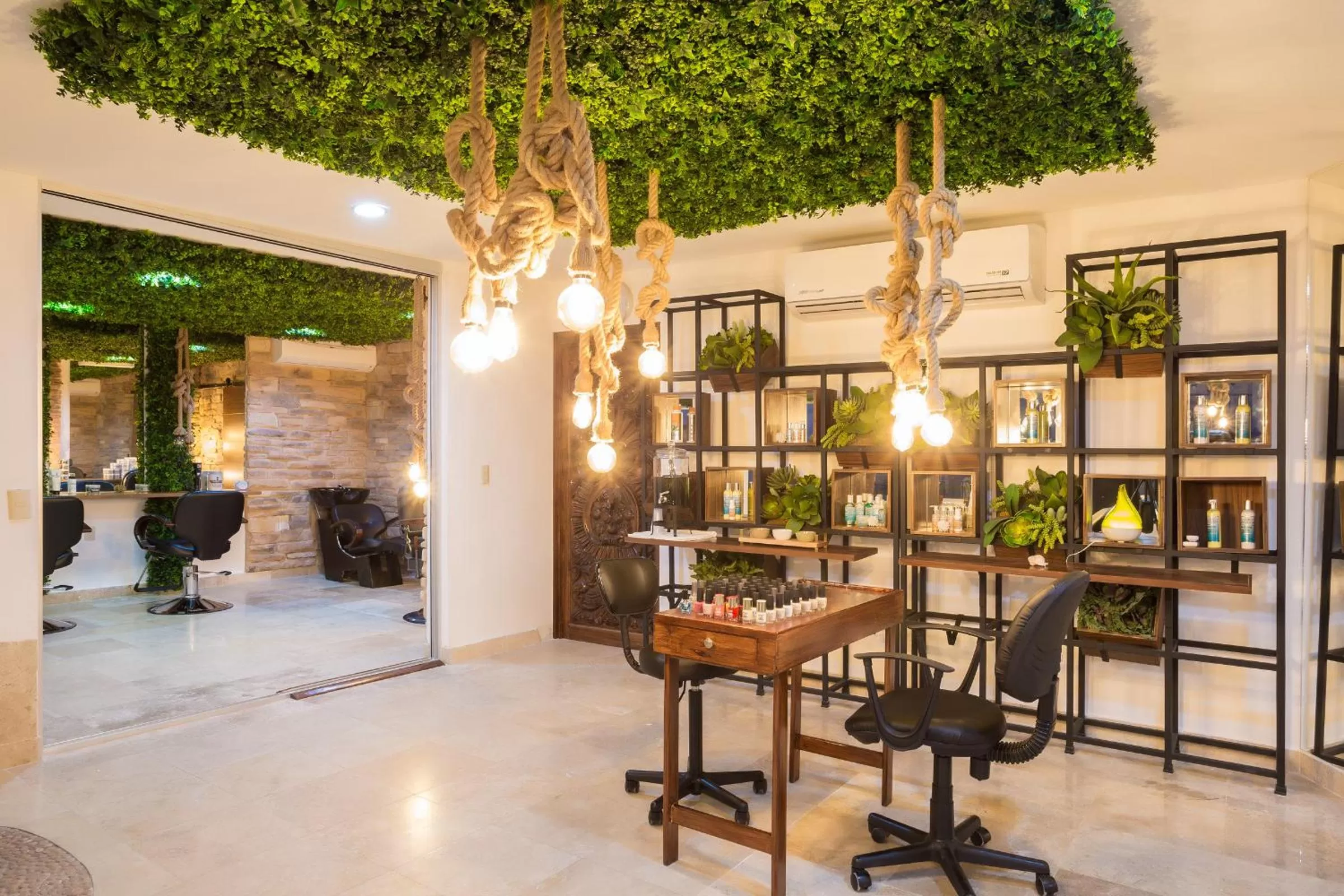 Massage in Playa Los Arcos Hotel Beach Resort & Spa