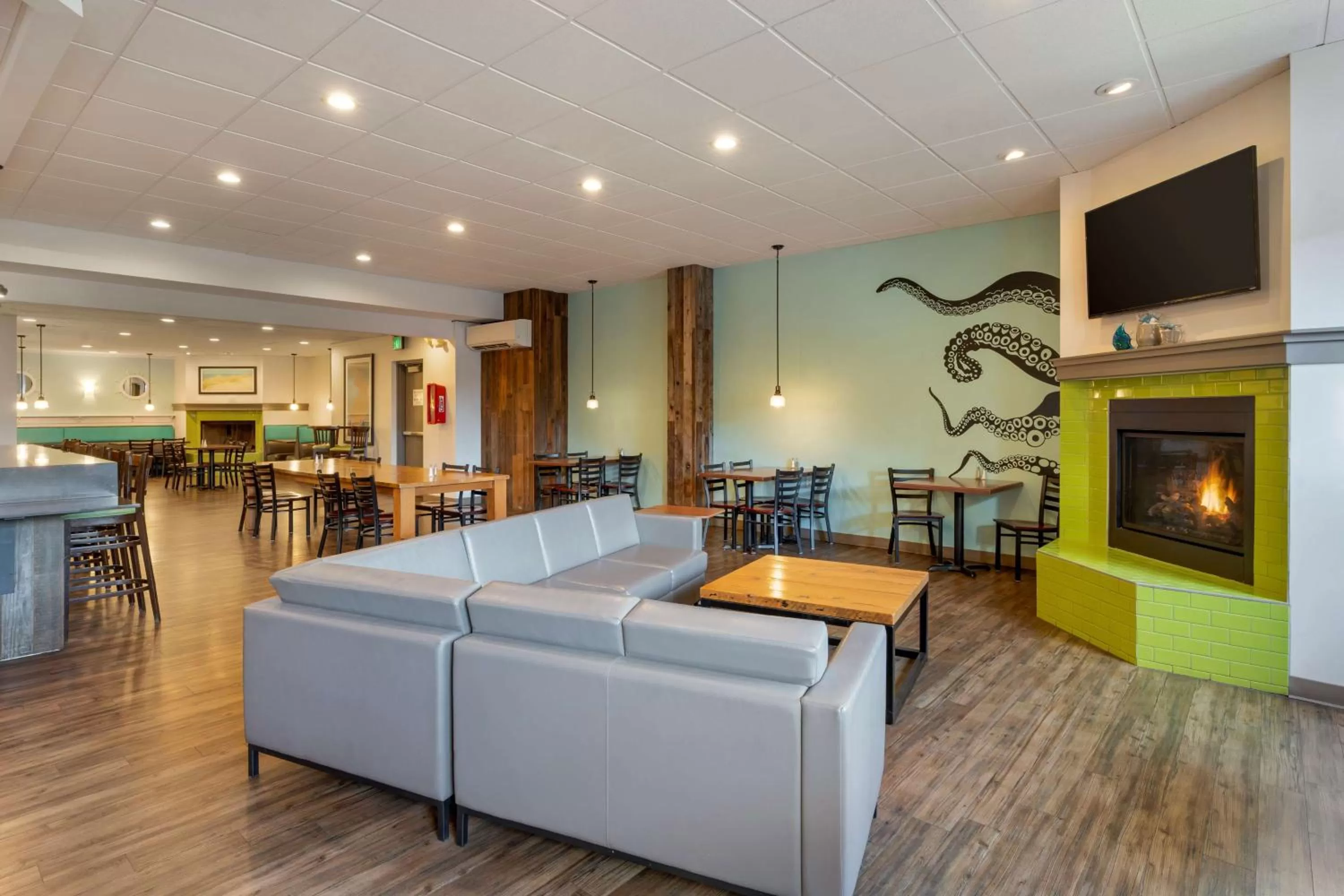 Breakfast in Best Western Plus Ocean View Resort