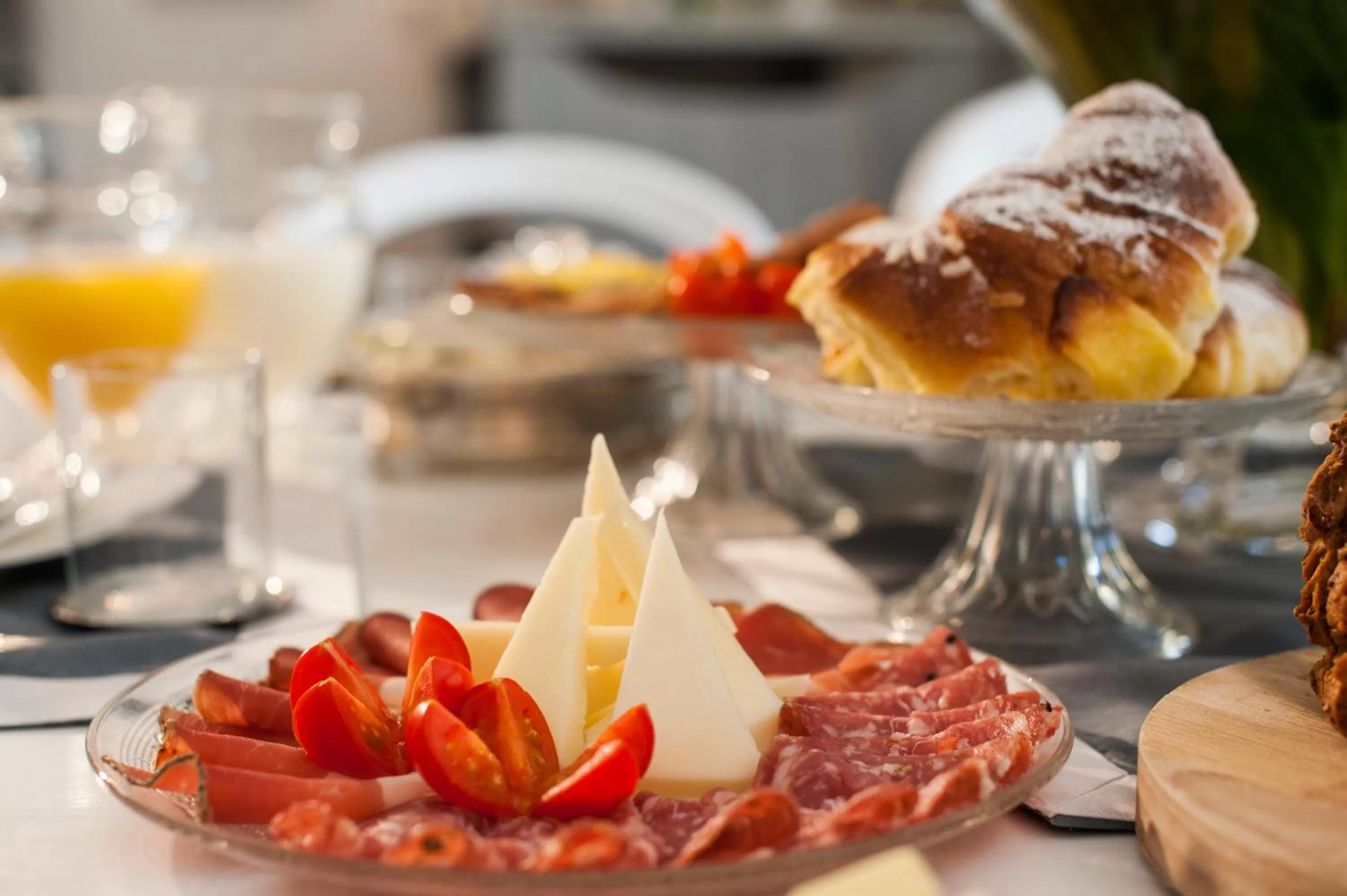 Food and drinks in Country Lodge B&B