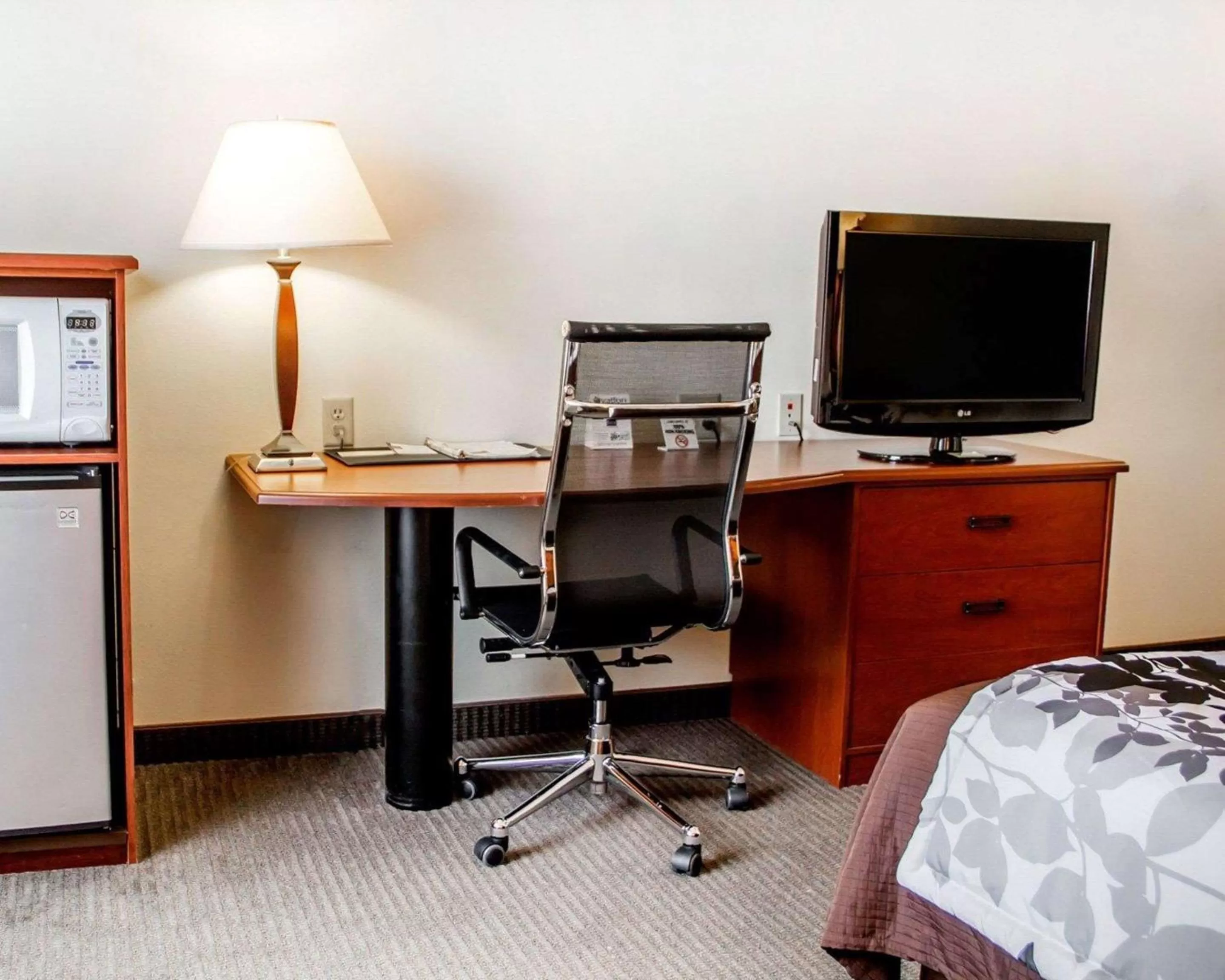 Photo of the whole room in Sleep Inn & Suites Oklahoma City Northwest