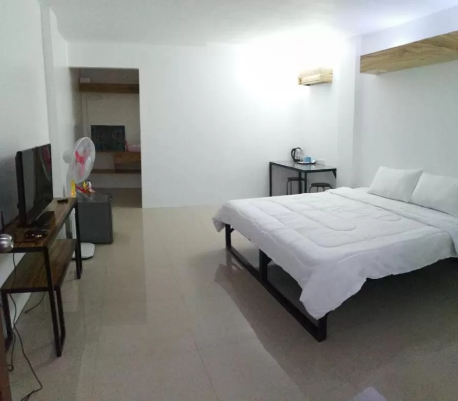 Bedroom, Bed in Purple Orchid Bed and Breakfast