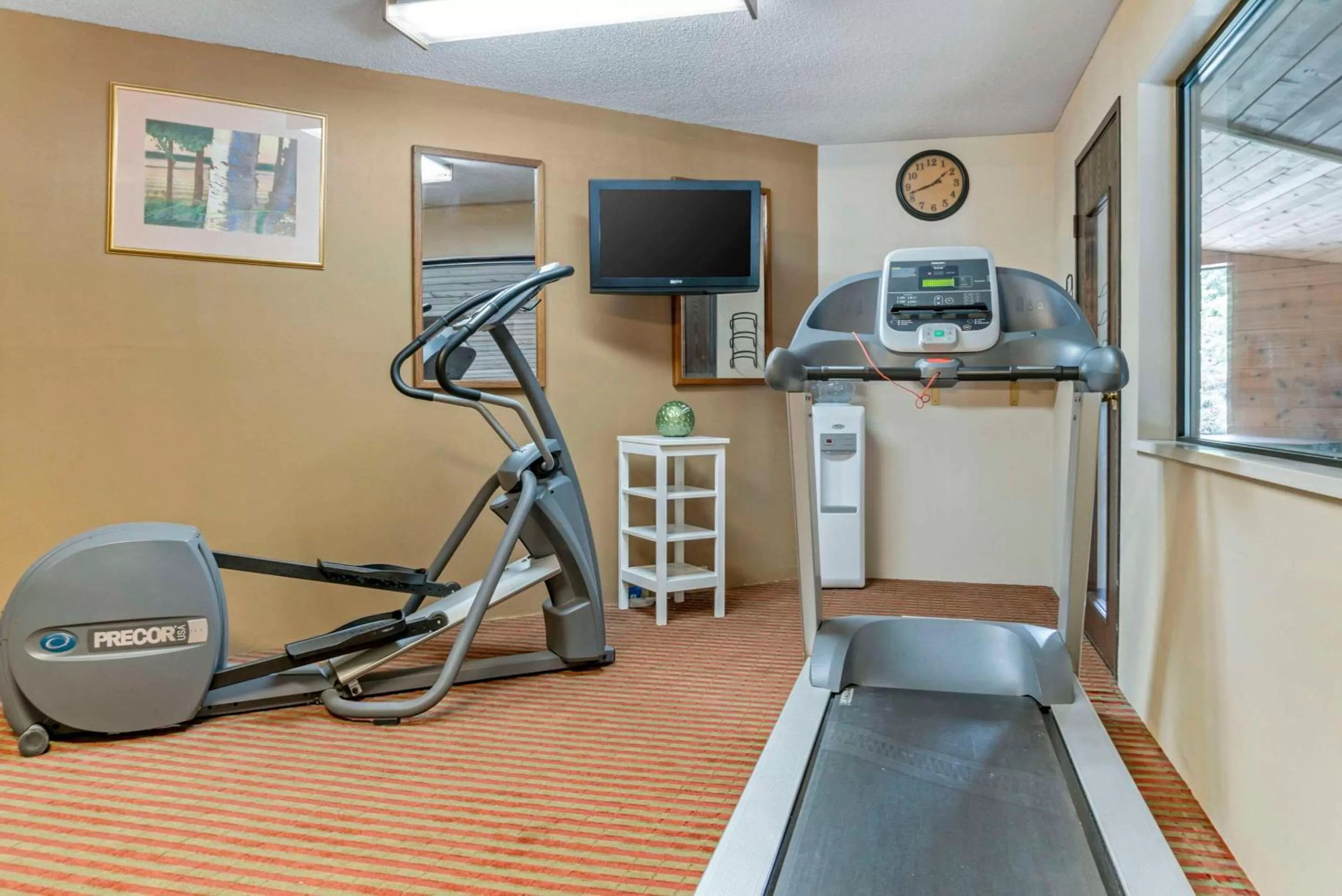 Fitness centre/facilities in Quality Inn