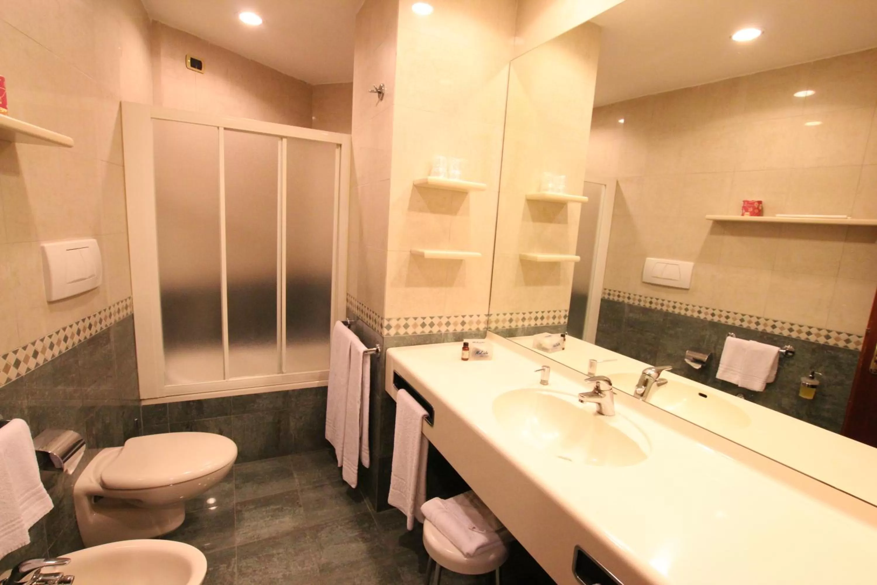Bathroom in Mokinba Hotels King