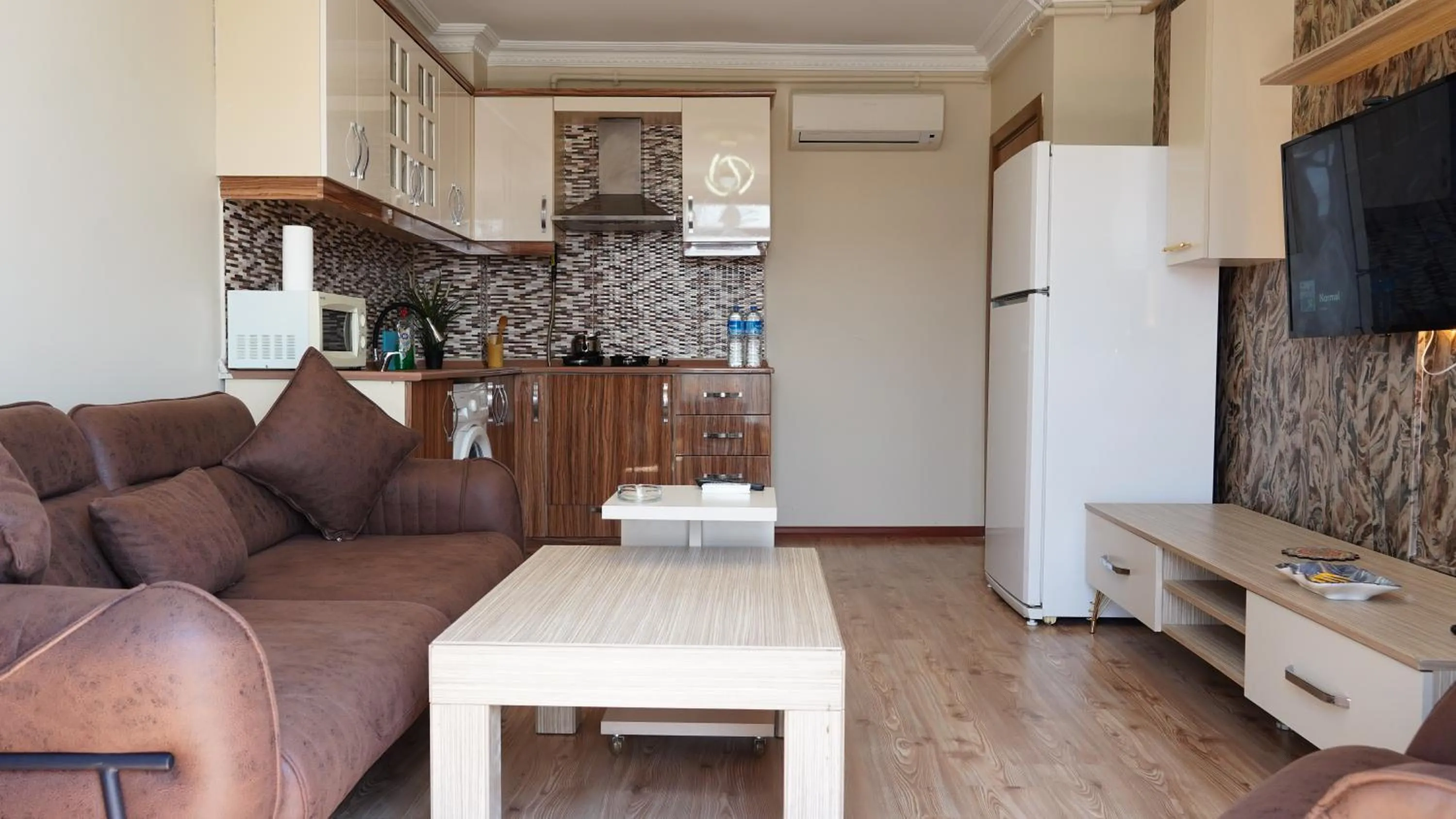 TV and multimedia in Overland Residence