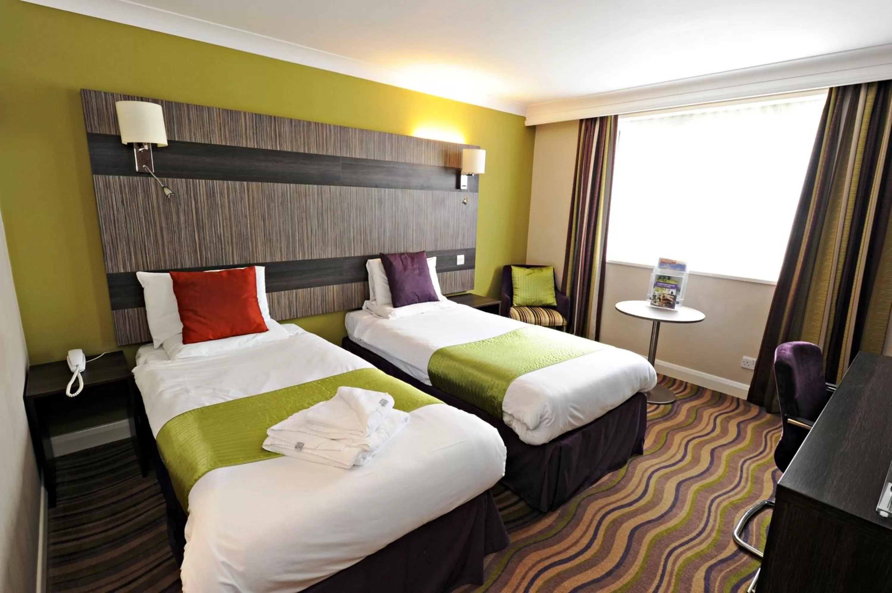 Bedroom, Bed in Link Hotel