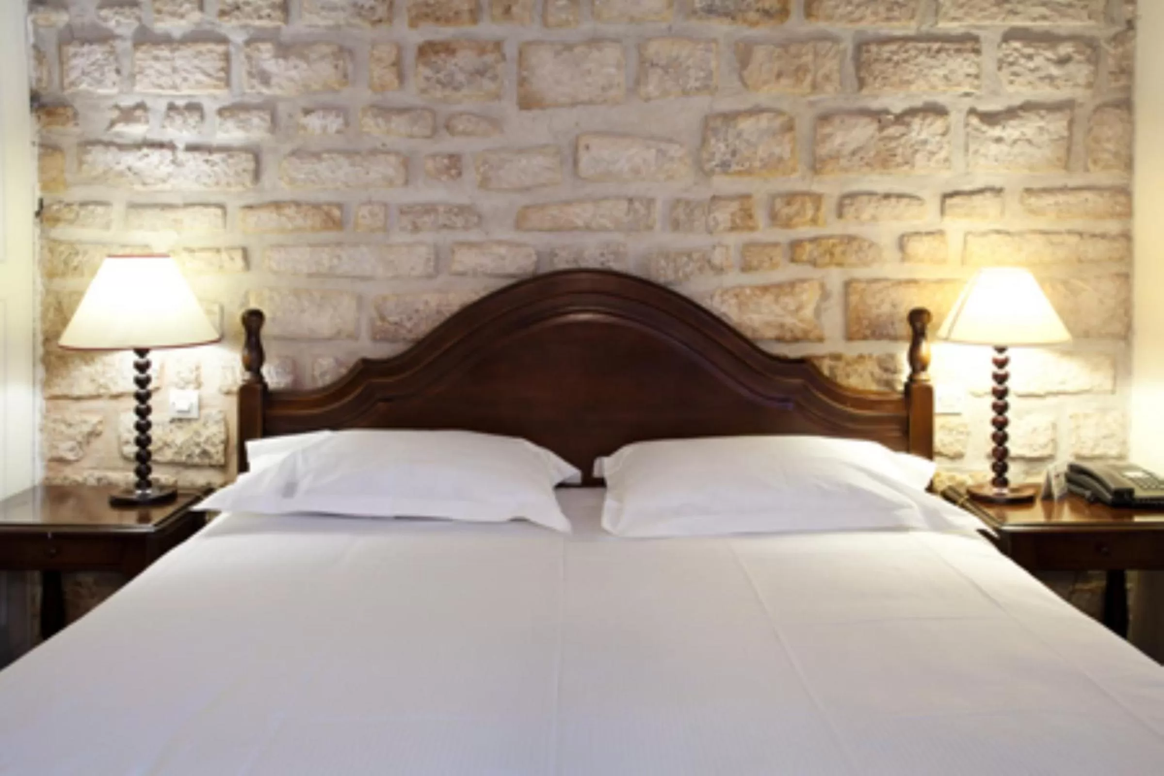 Bed in Tonic Hôtel du Louvre