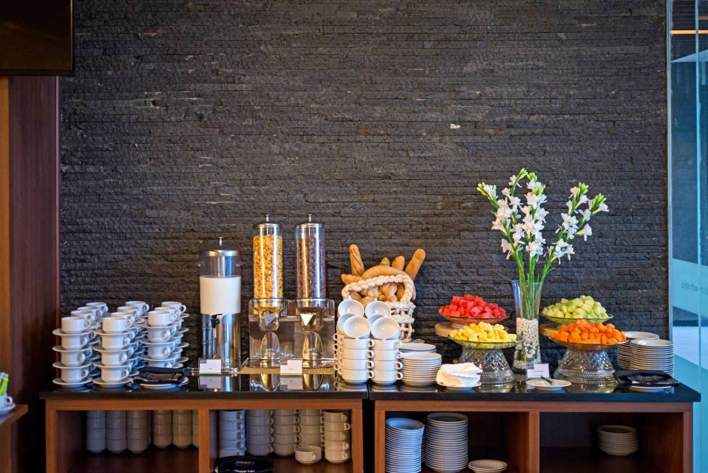 Restaurant/places to eat in Grand Whiz Poins Simatupang Jakarta