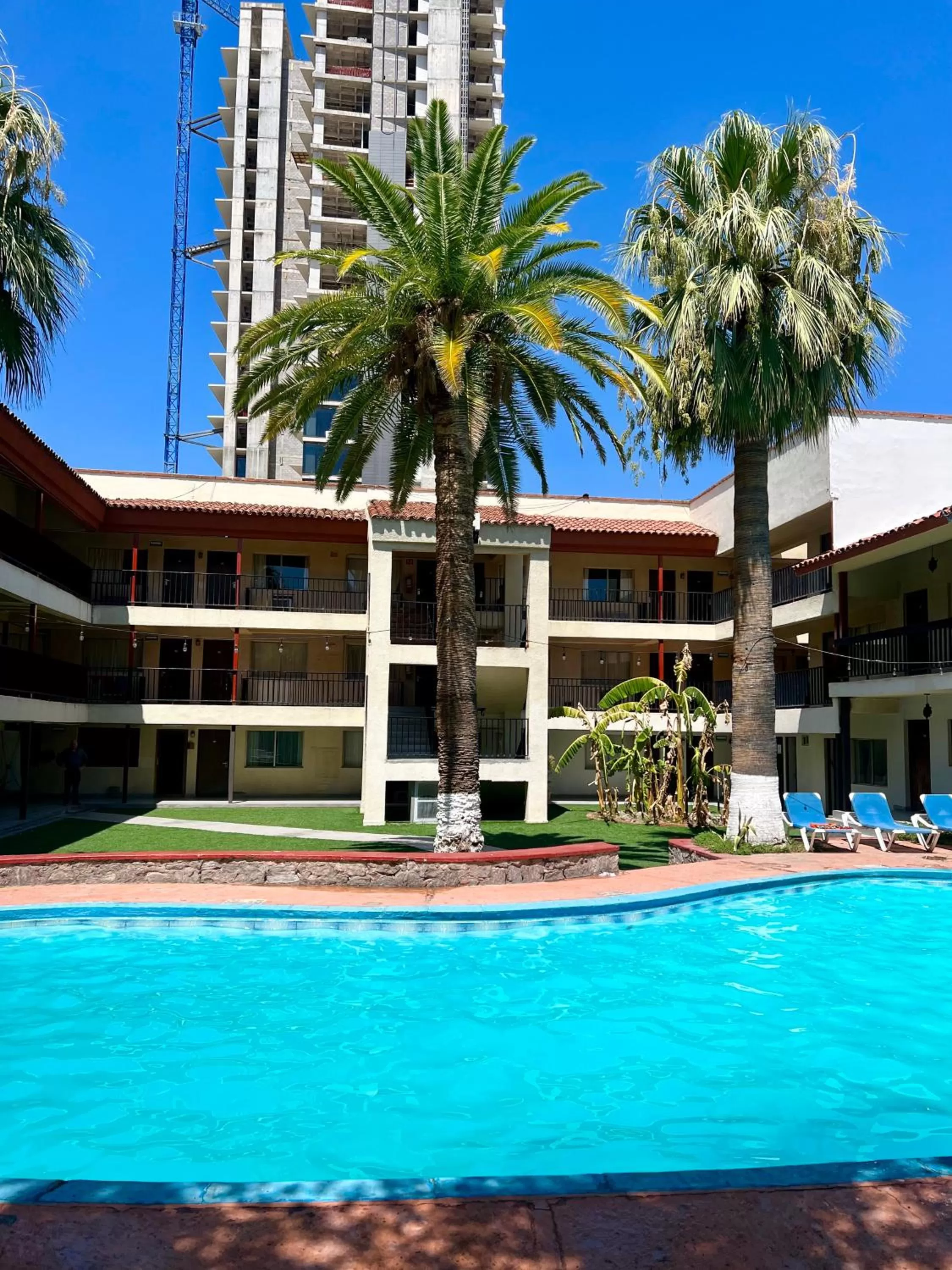 Swimming pool in Hotel Bugambilia