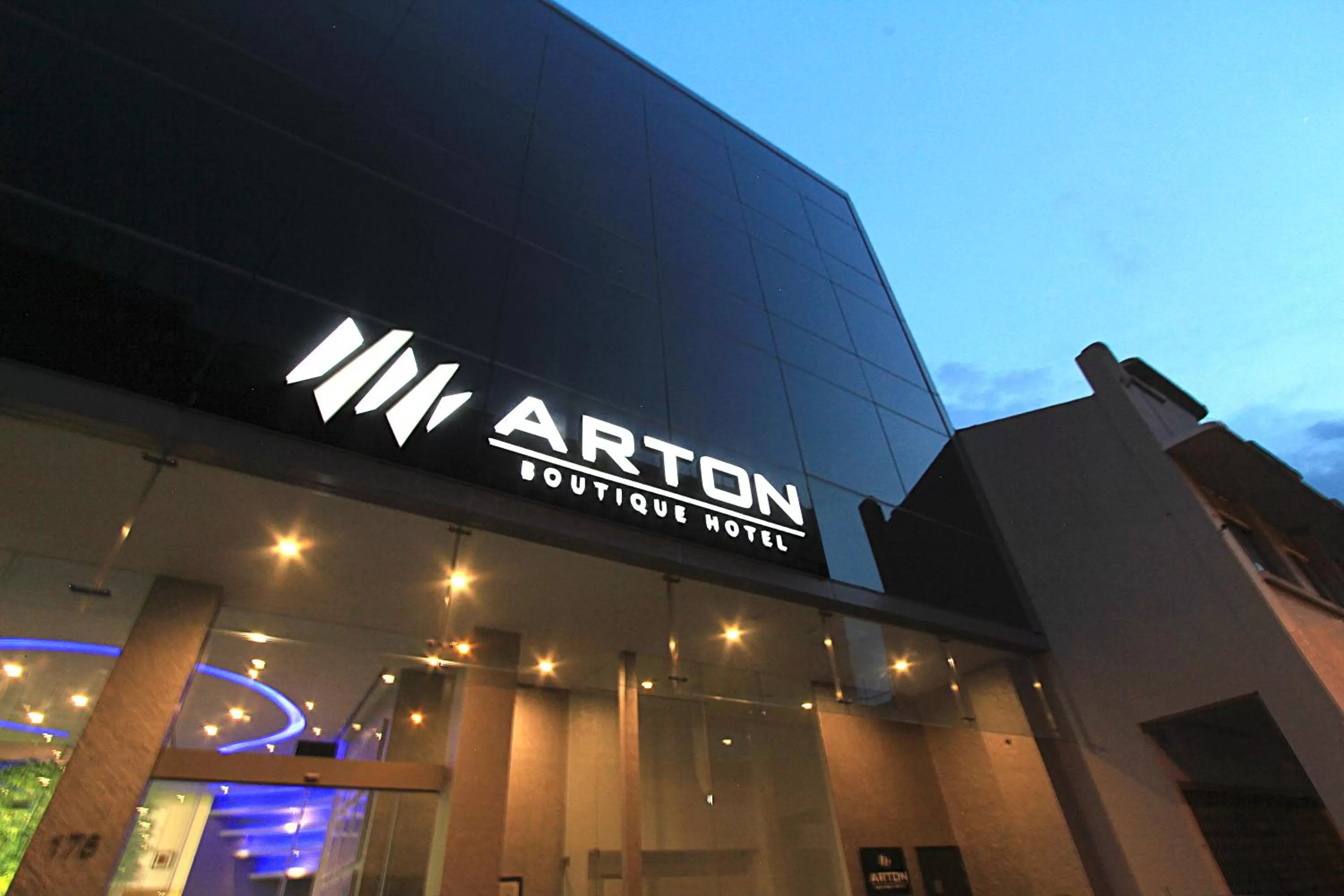 Facade/entrance in Arton Boutique Hotel