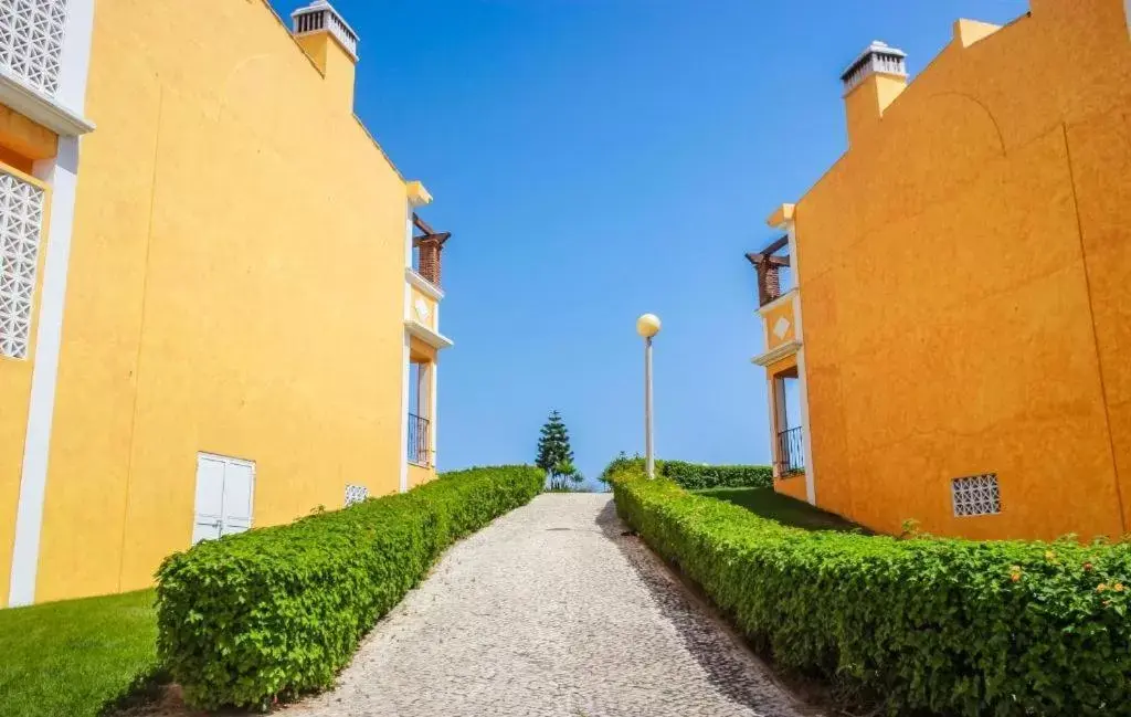 Standard Apartment in Colina da Lapa & Villas Standard Apartment in Colina da Lapa & Villas