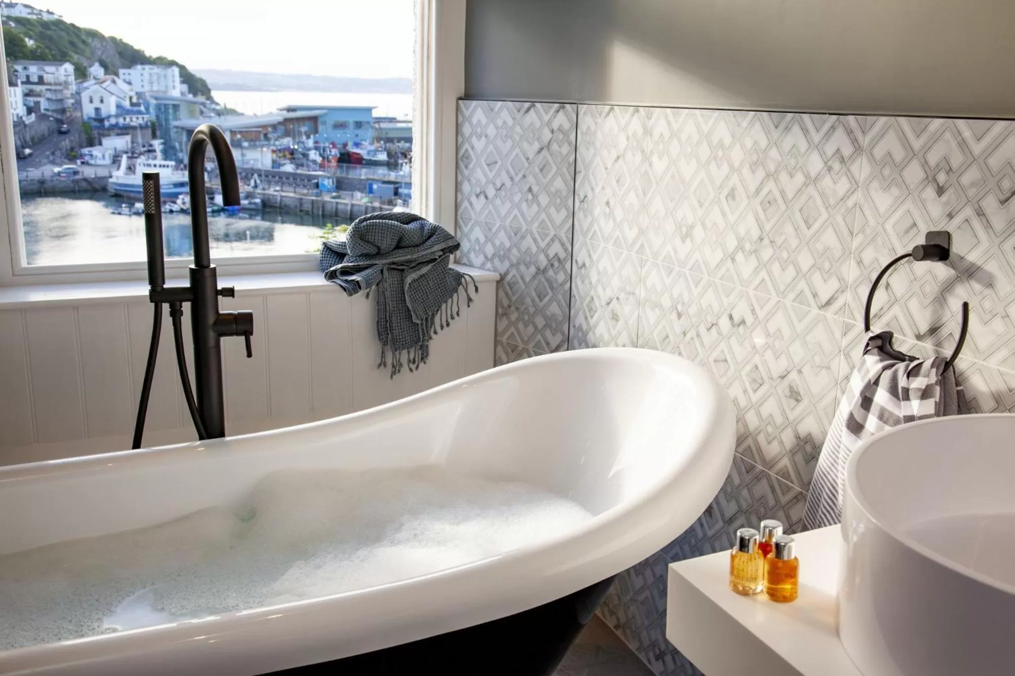 Bathroom in Leader Suite - Sea View - Free Wi-Fi