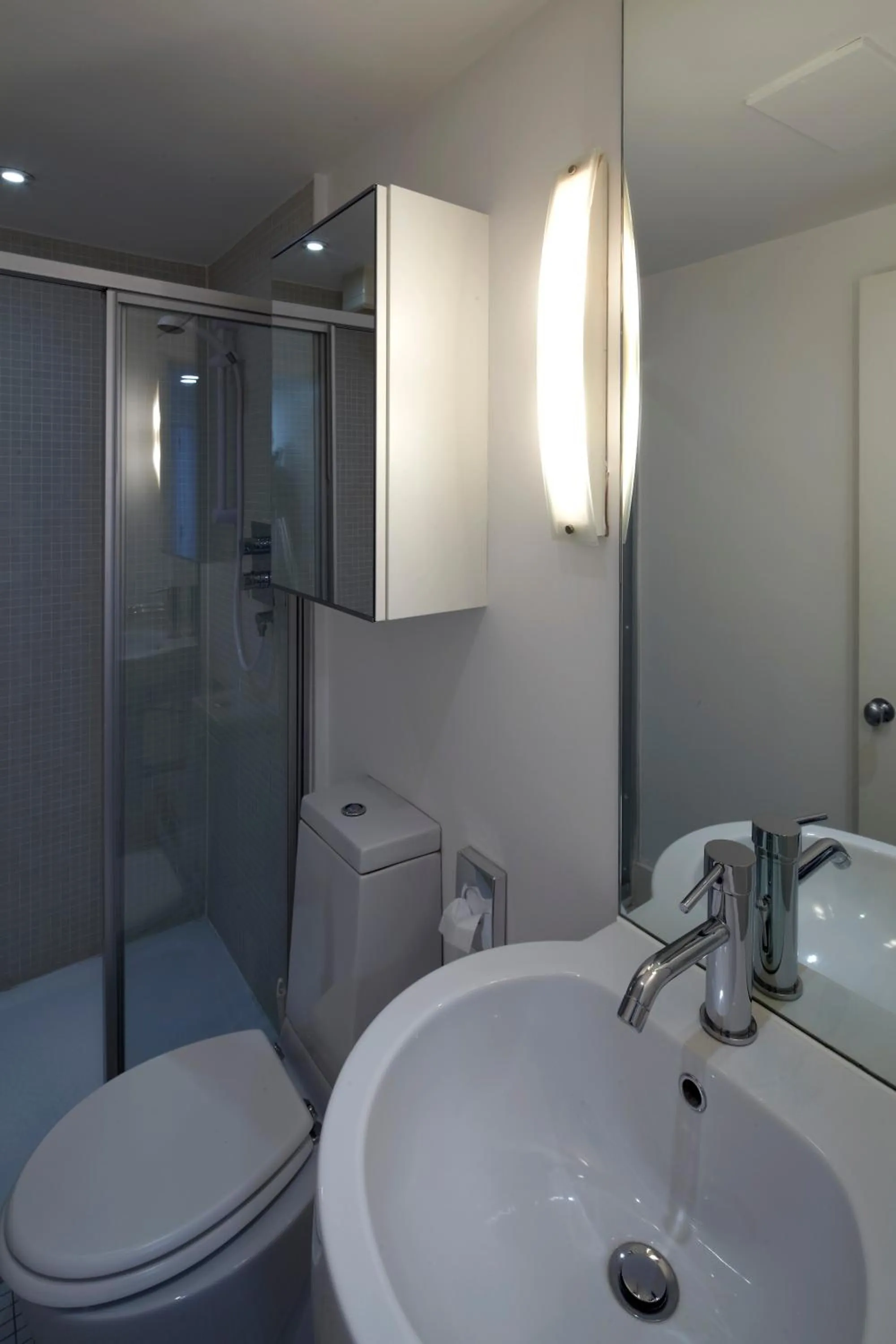 Shower in B&B Belgravia