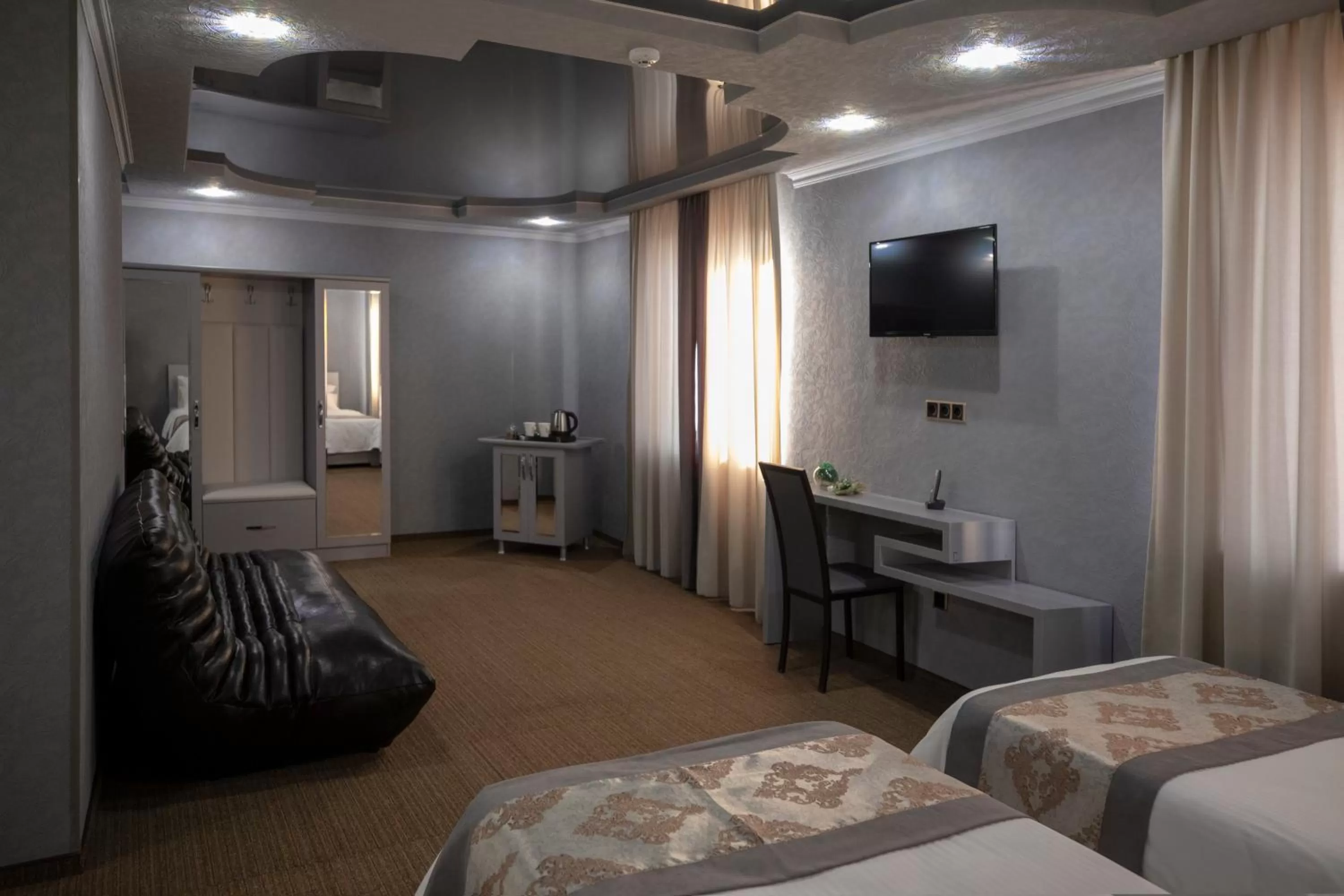 Bedroom, Bed in Georgia Gold