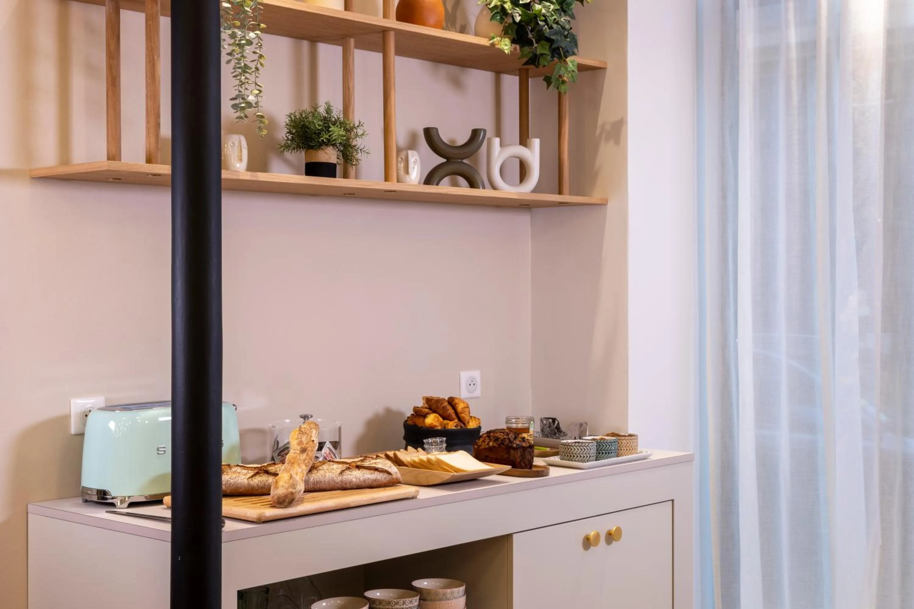 Buffet breakfast in Hôtel Joe M