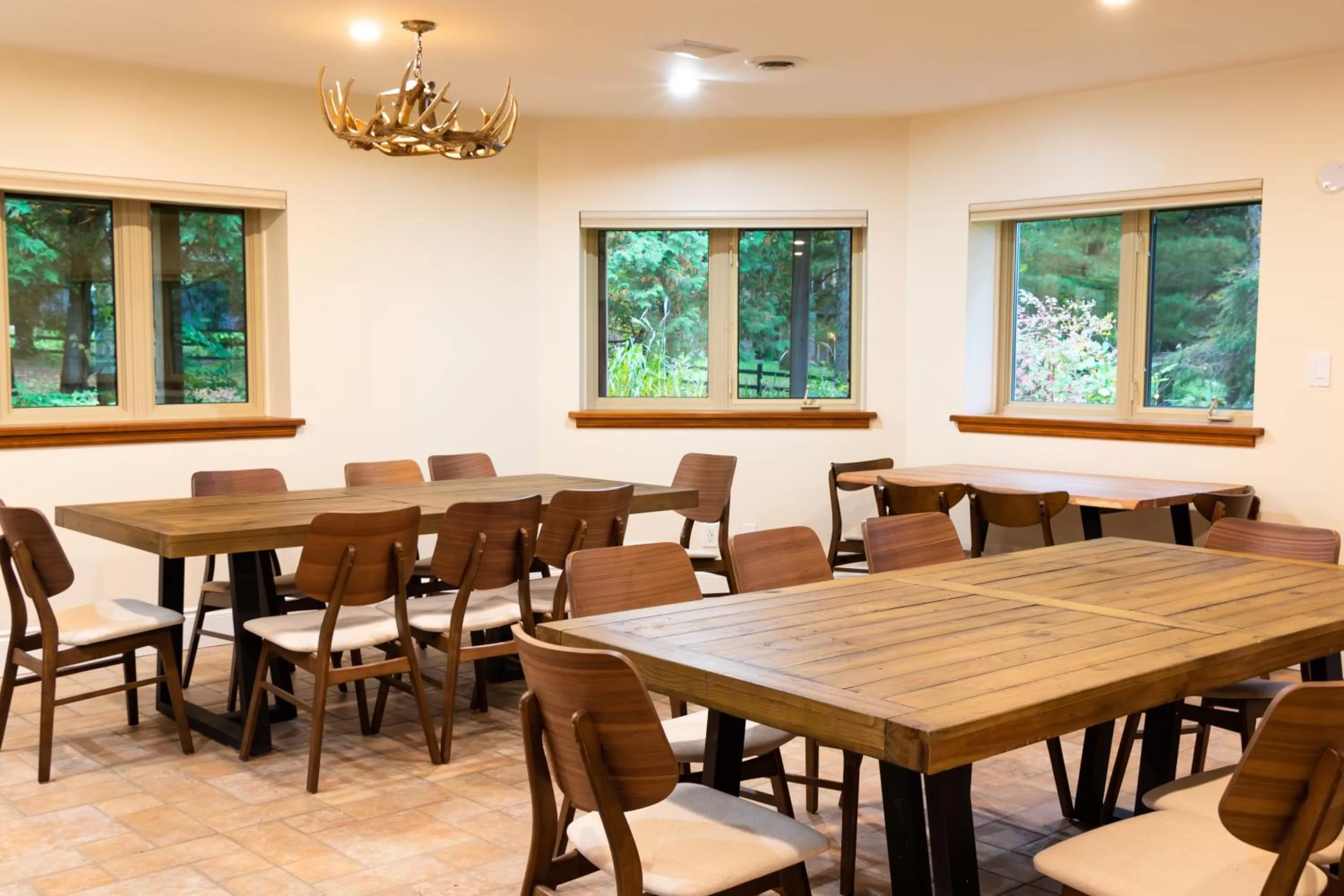 Dining area in Fairy Bay Lakehouse