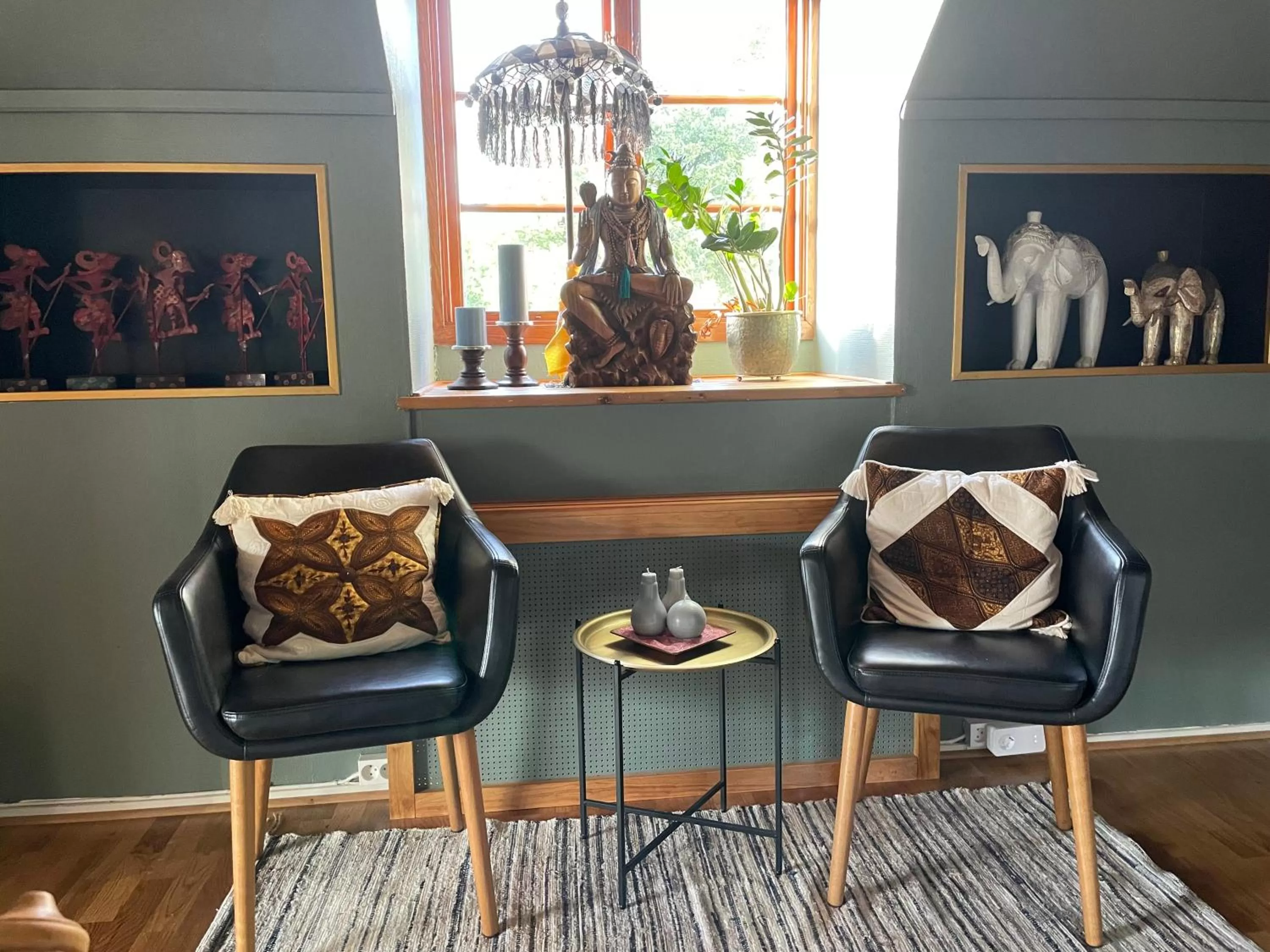 Seating area in Yaberg Affären