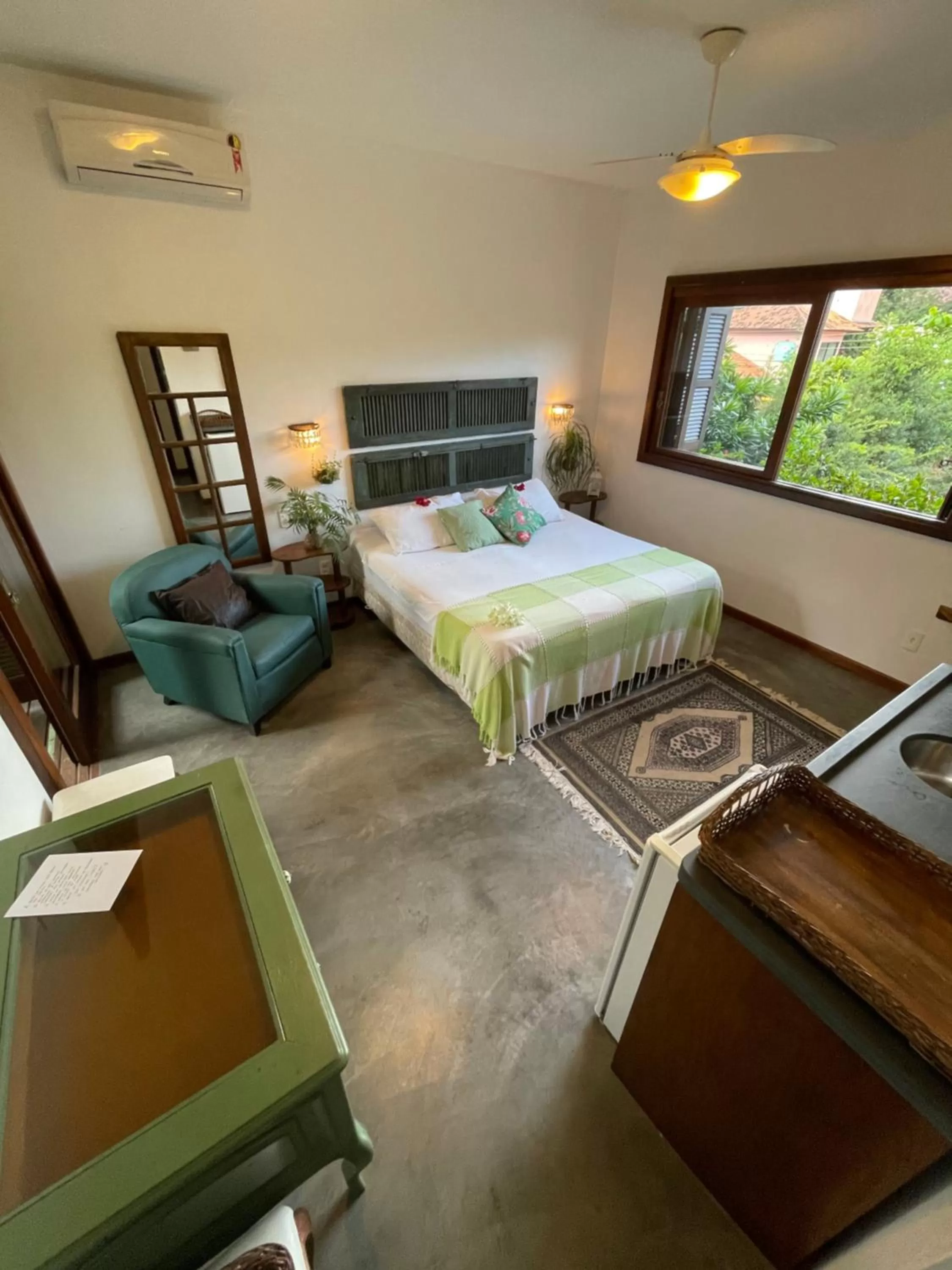 Photo of the whole room, Bed in Pousada Santarina