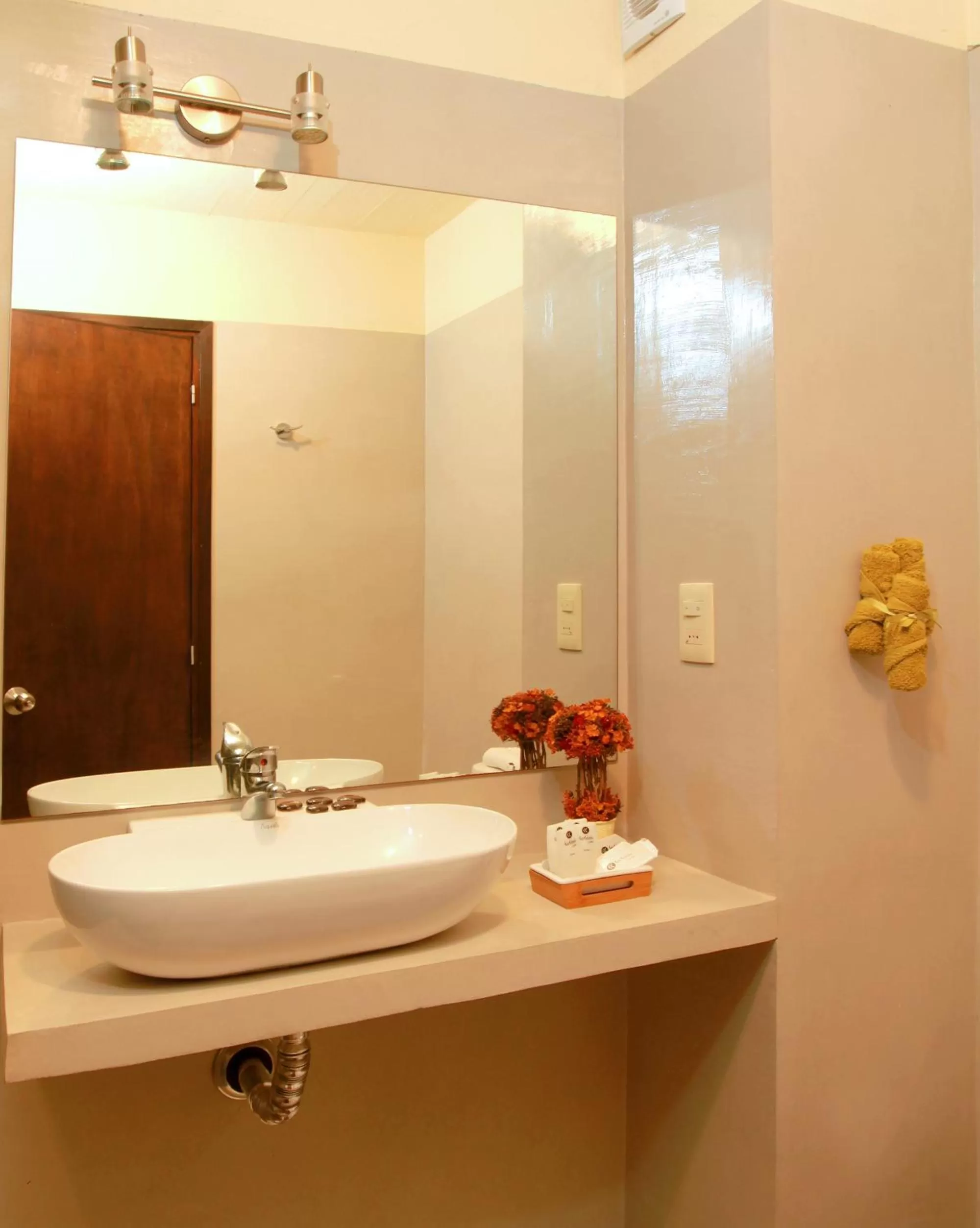 Bathroom in Cara Colomba