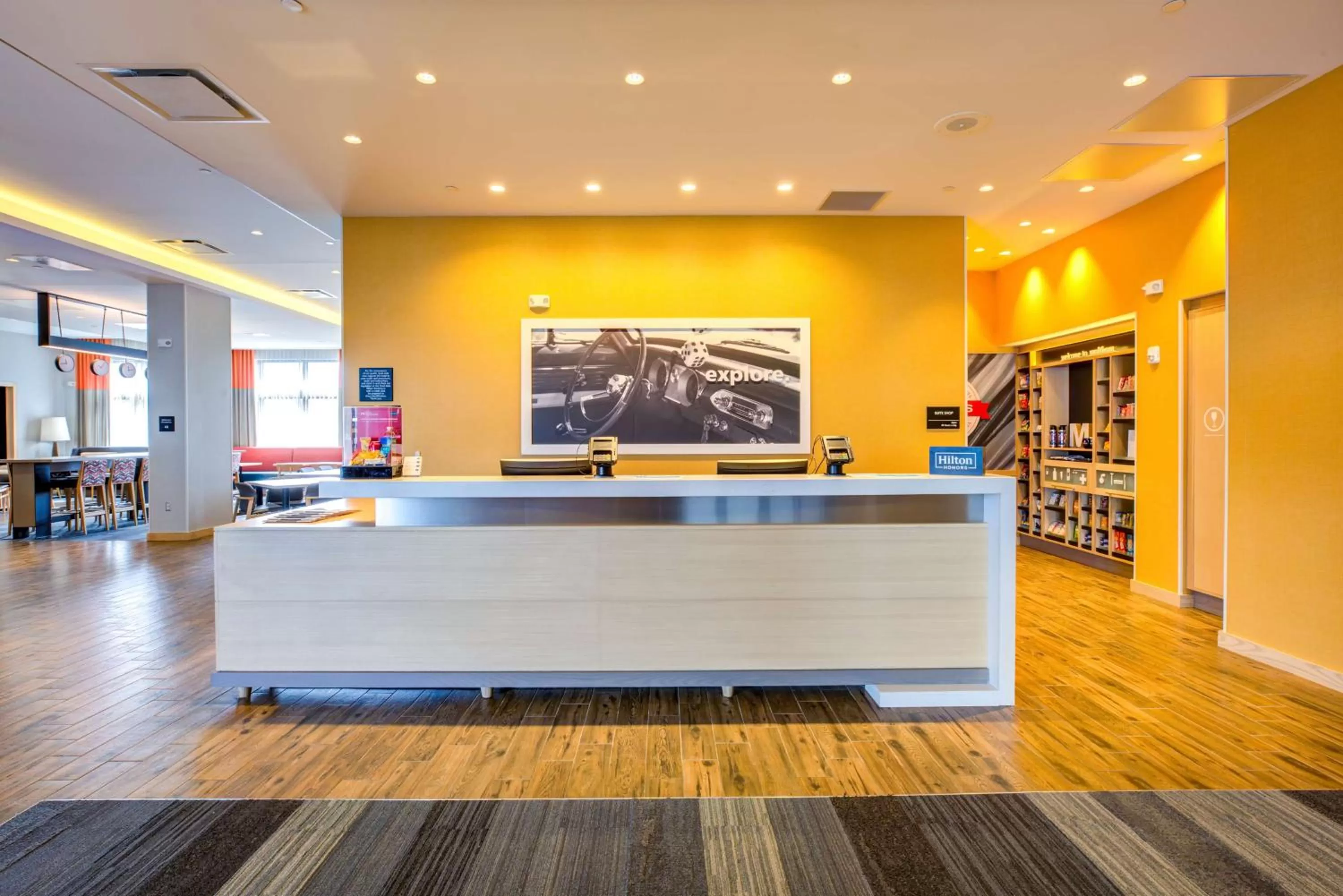 Lobby or reception in Hampton Inn & Suites Boston/Waltham