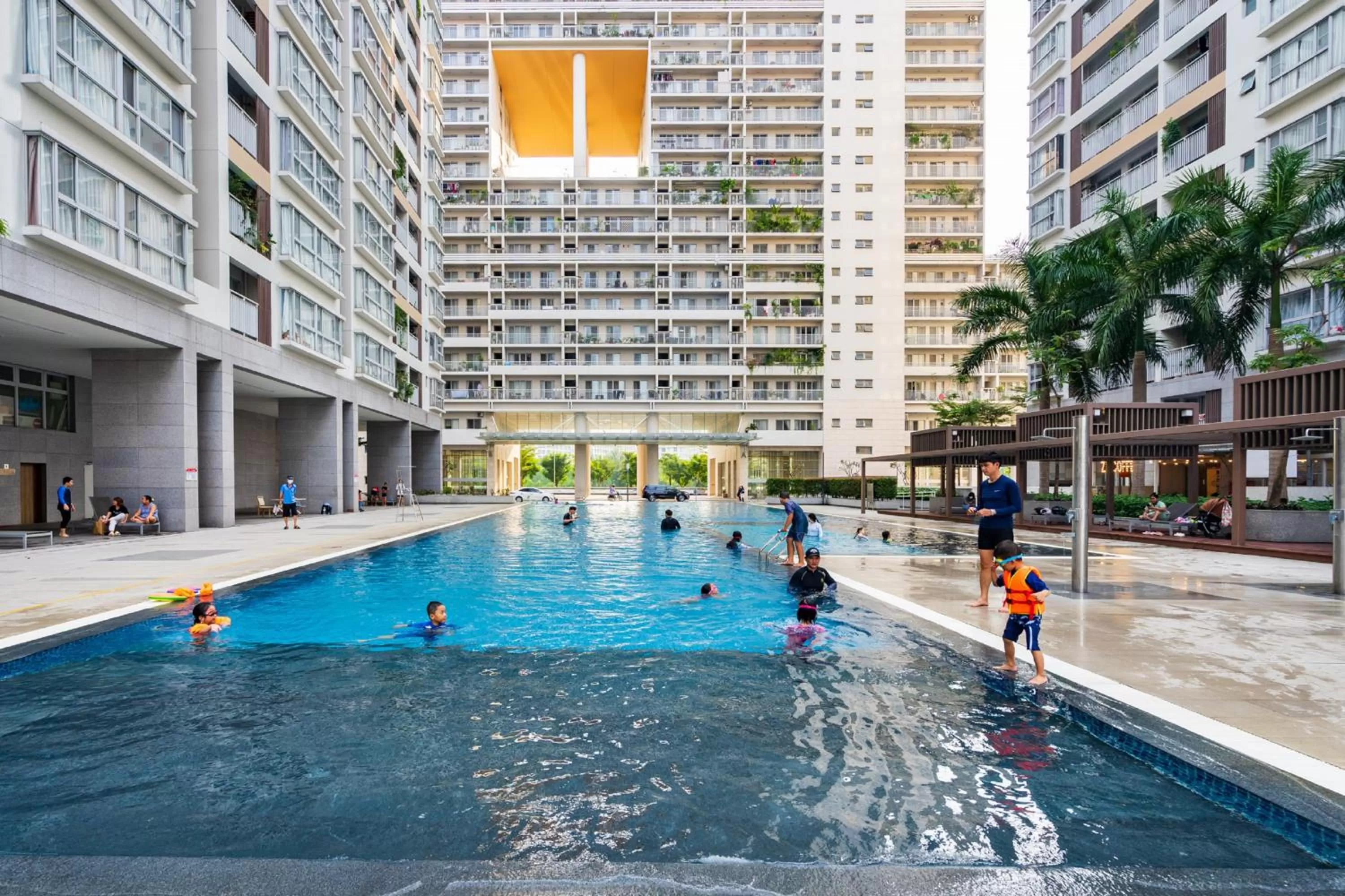 Swimming Pool in Convinia Apartment
