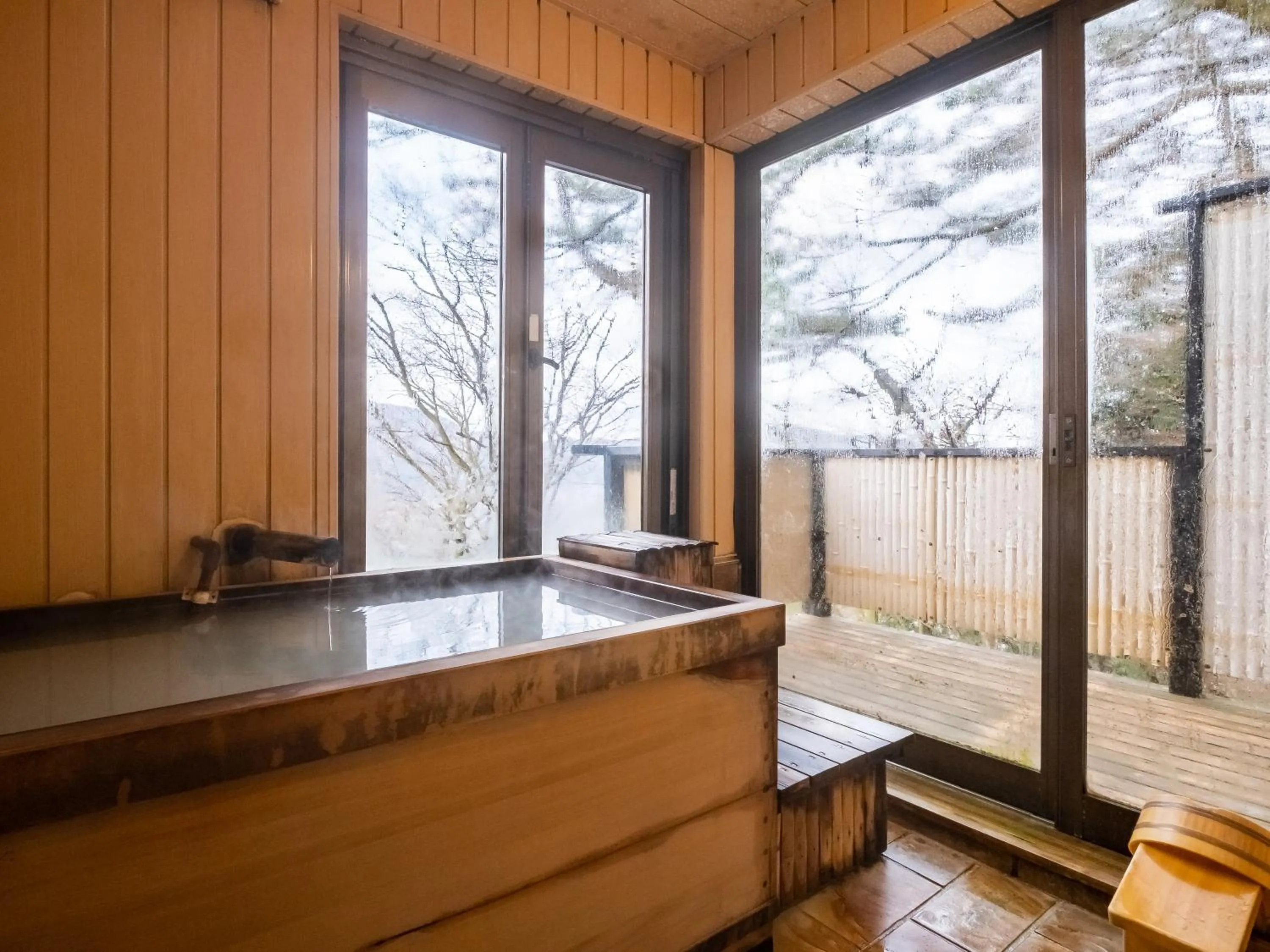 Hot Spring Bath in Shirayunoyado Yamadaya Hakone Gora