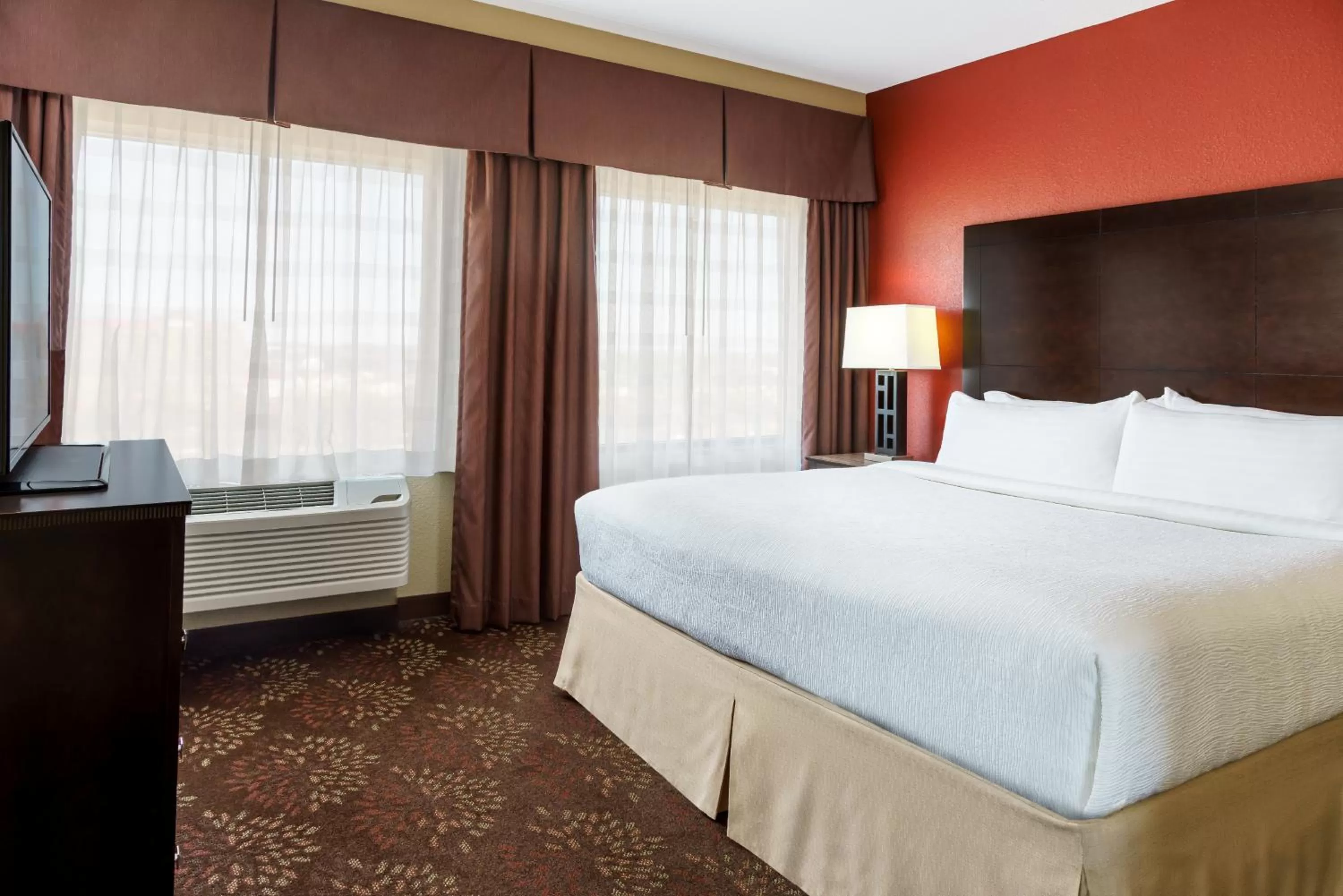 Bedroom in Holiday Inn Charlotte University by IHG