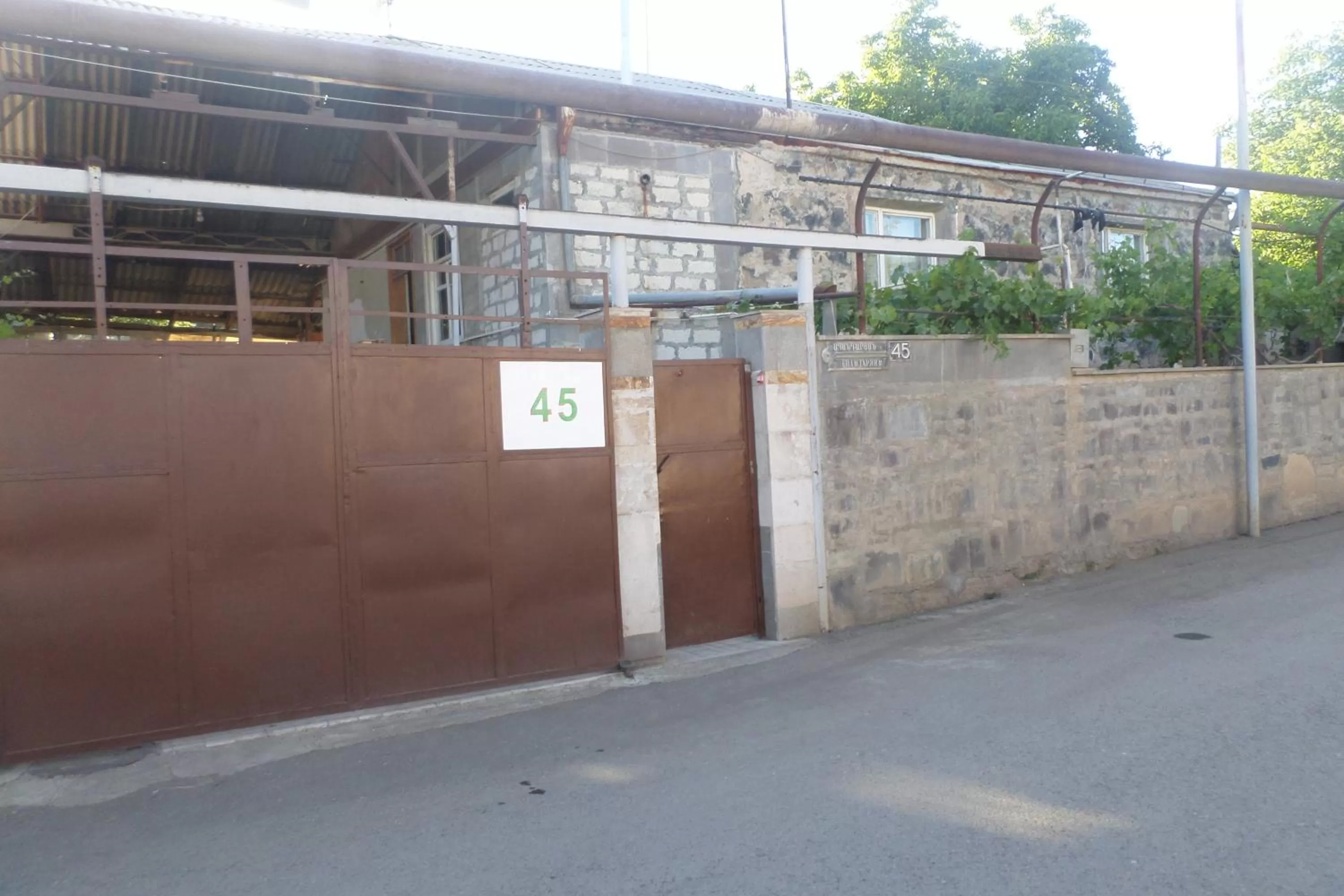 Property building in Spandaryan House