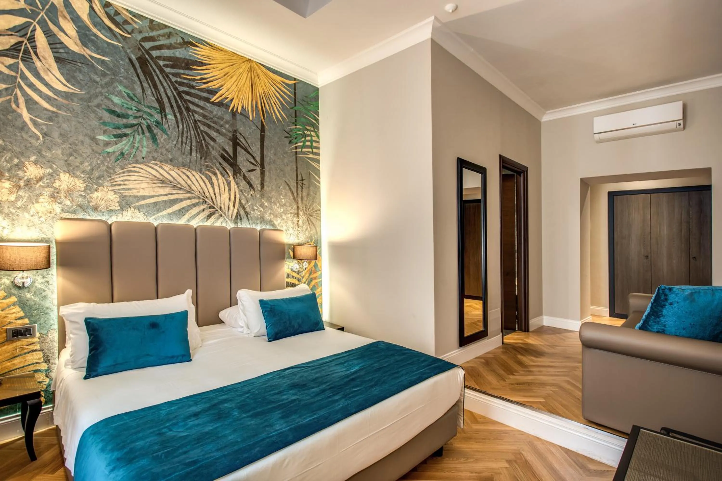 Photo of the whole room, Bed in Relais De La Poste