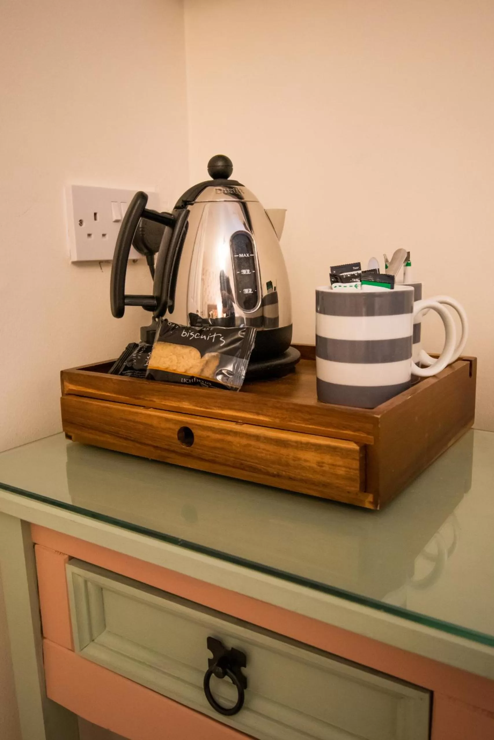 Bedroom, Coffee/Tea Facilities in Royal George