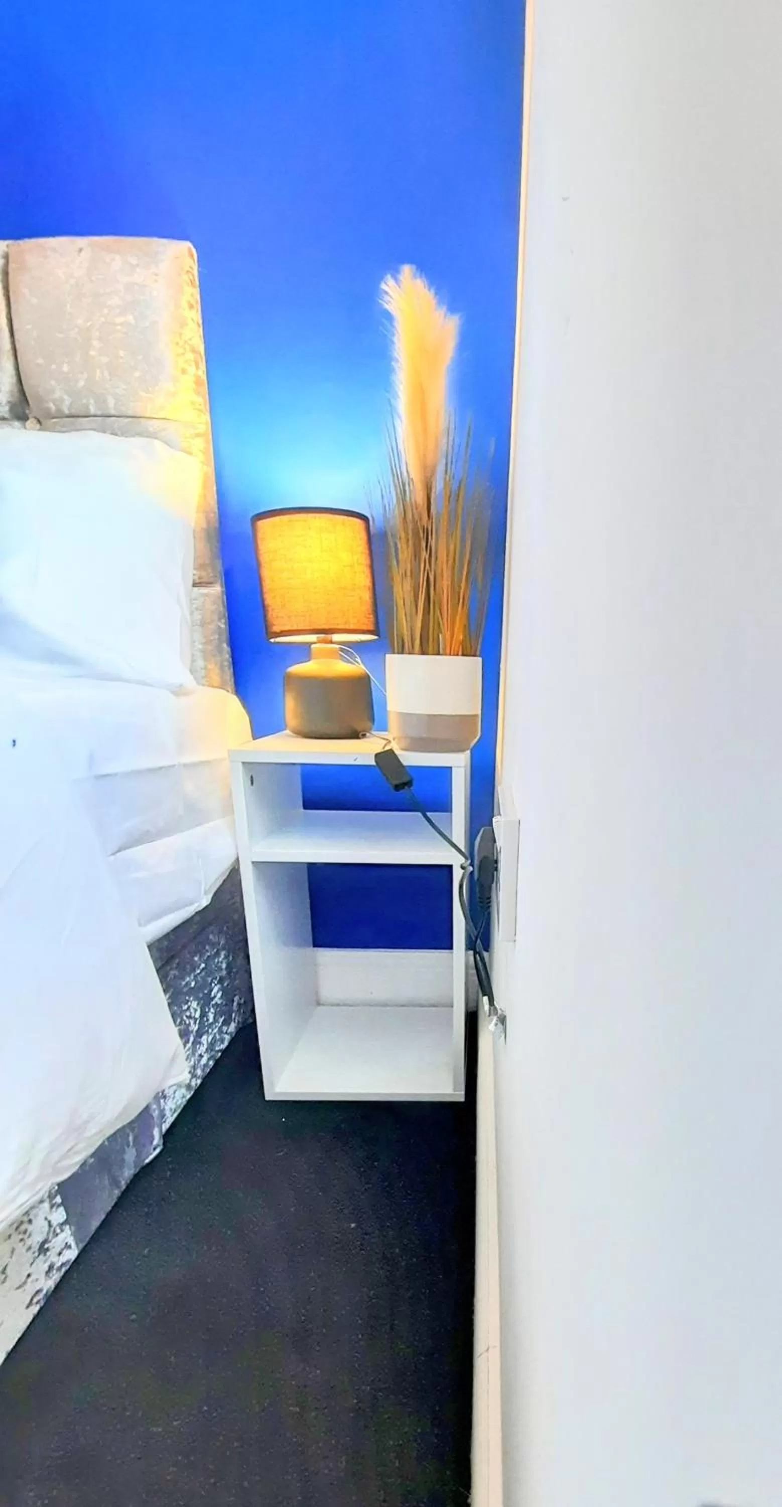 hair dresser, Bunk Bed in Burford Road - Stay. Sleep. Rest.