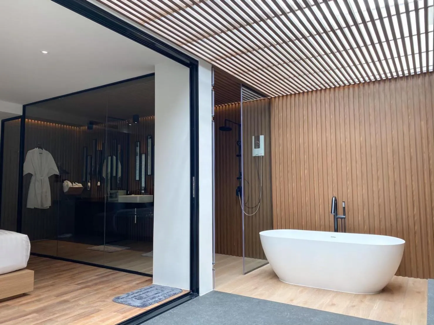 Shower in Nirundorn Resort Chaam